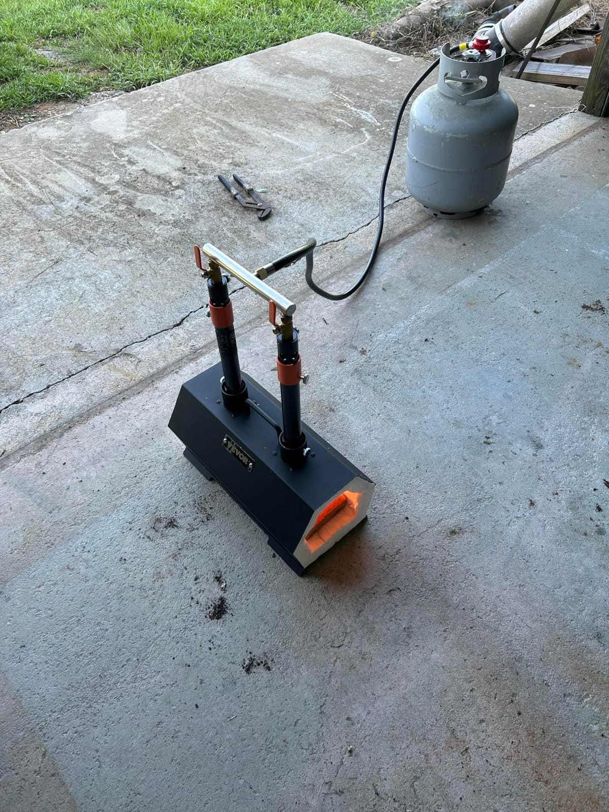 VEVOR Portable 2 Burner Propane Forge, 2600°F Metal and Knife Blacksmithing Forges, Large Capacity Farrier Forging Tools and Equipment, Complete Mini Forge Kit customer photo 2
