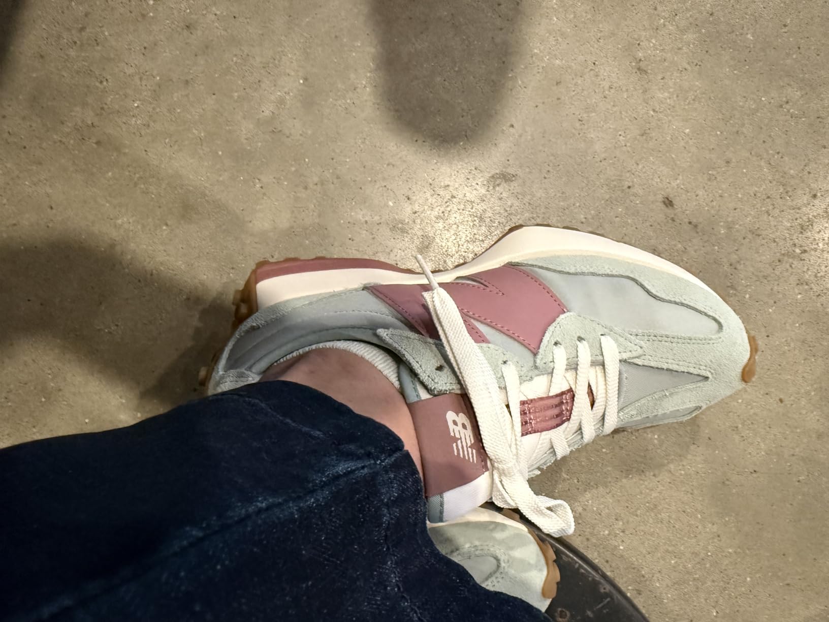New Balance Women's 327 customer photo 1
