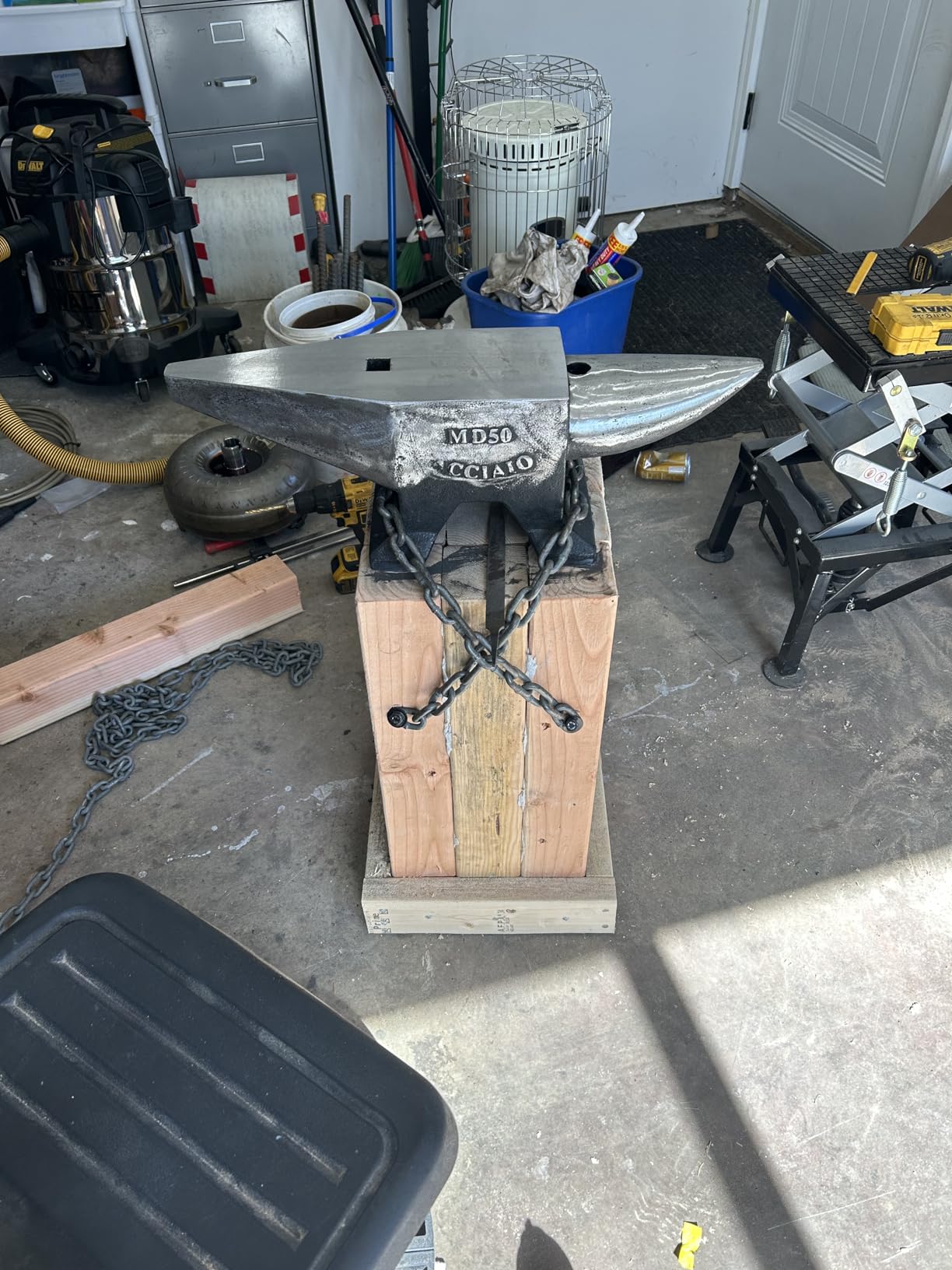 VEVOR Double Horn Anvil - 132Lbs Cast Steel Anvil for Blacksmiths & Jewelers - Durable & Robust Metal Working Tool customer photo 1
