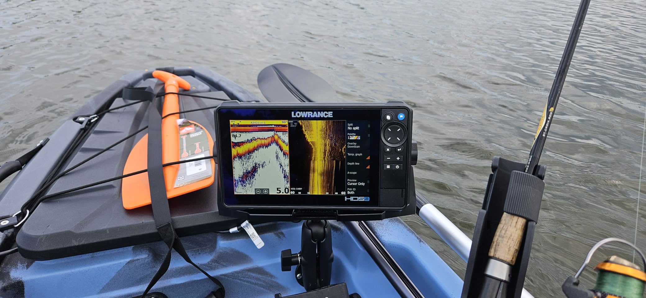 Lowrance HDS PRO Fishfinder/Chartplotter with Smartphone Integration and Preloaded C-MAP U.S. & Canada Charts customer photo 1