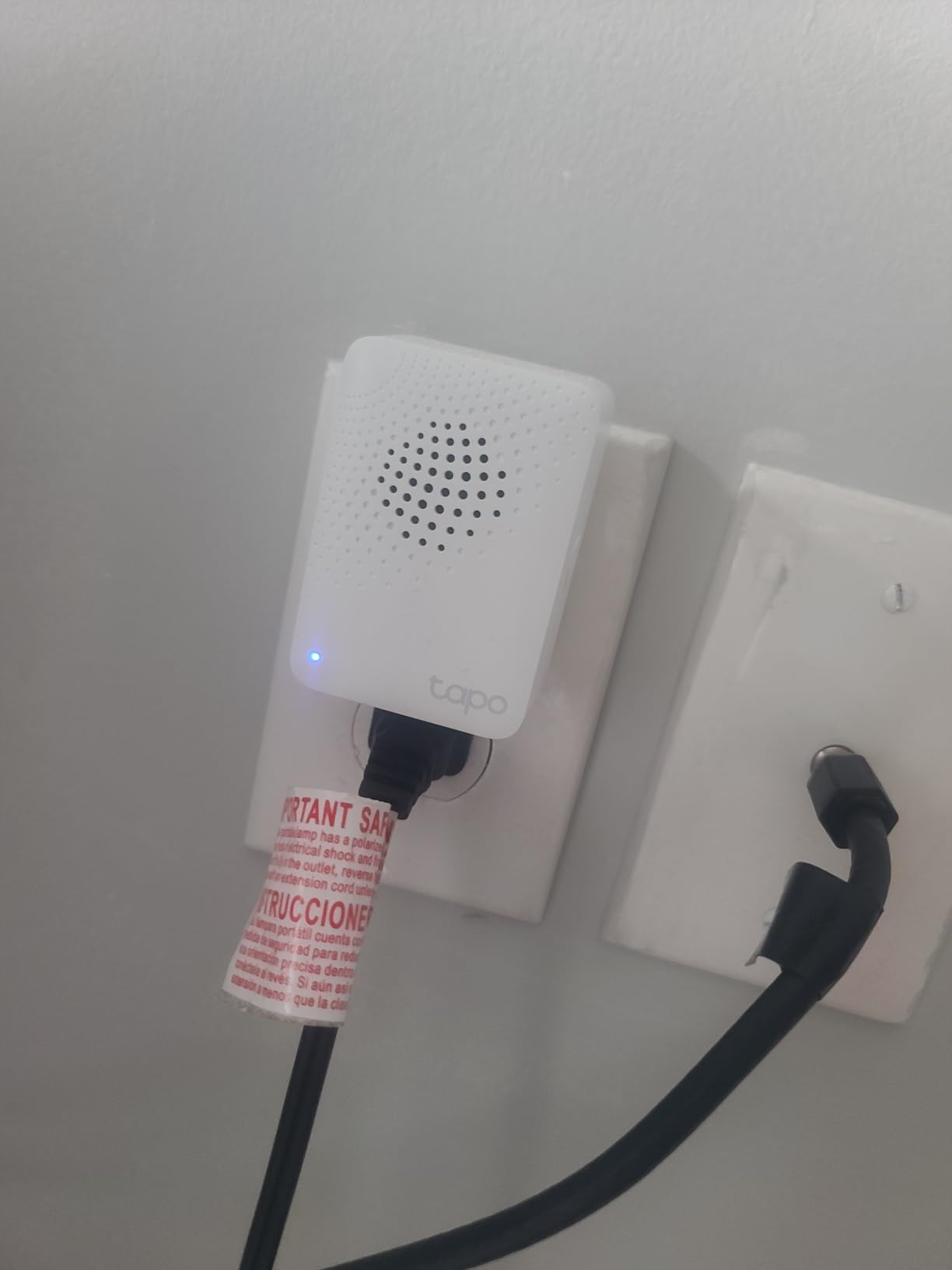 Tapo Smart Hub with Built-in Chime, REQUIRES 2.4GHz Wi-Fi, Reliable Long-Range Connections with Tapo Sensors, Sub-1G Low-Power Wireless protocol, Connect up to 64 smart devices (H100) customer photo 2
