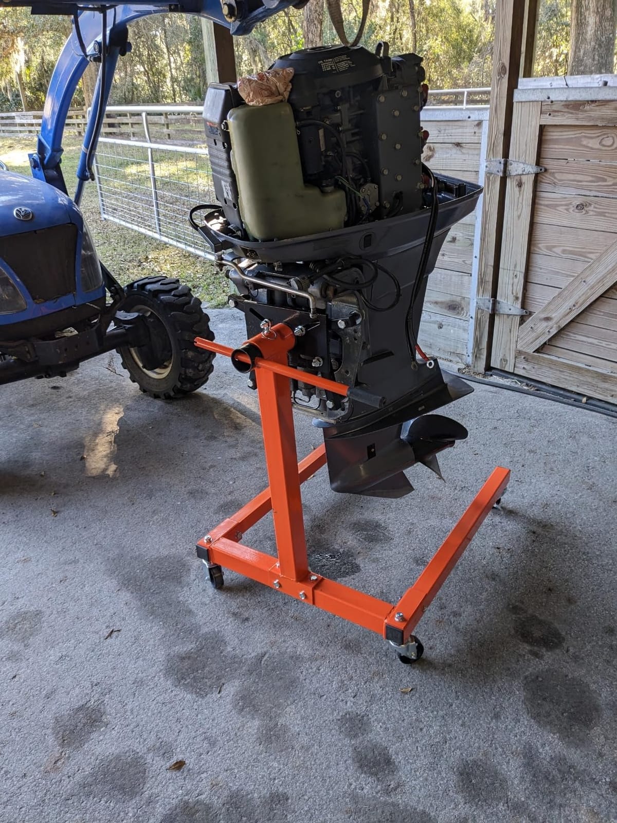 VEVOR Engine Stand, 1300 lbs (3/5 Ton) Rotating Engine Motor Stand with 360 Degree Adjustable Head, Cast Iron Motor Hoist Dolly, 4-Caster, 4 Adjustable Arms, for Vehicle Maintenance, Auto Repair customer photo 2