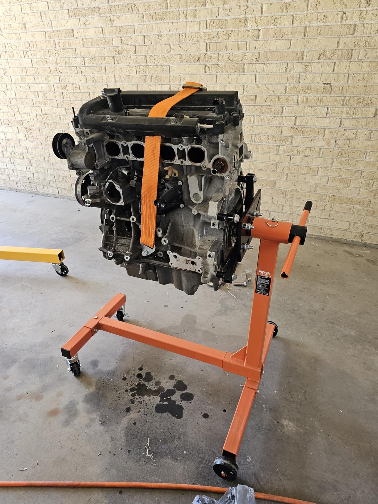 VEVOR Engine Stand, 750 lbs (3/8 Ton) Rotating Engine Motor Stand with 360 Degree Adjustable Head, Cast Iron Motor Hoist Dolly, 4-Caster, 4 Adjustable Arms, for Vehicle Maintenance, Auto Repair customer photo 1