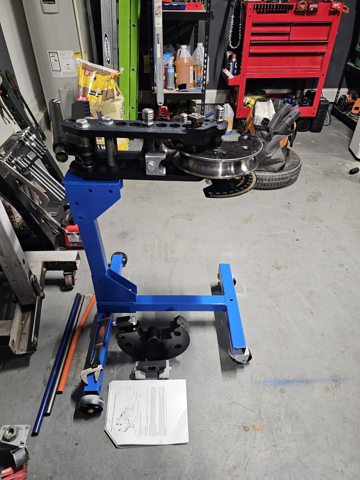VEVOR Engine Stand, 750 lbs (3/8 Ton) Rotating Engine Motor Stand with 360 Degree Adjustable Head, Cast Iron Motor Hoist Dolly, 4-Caster, 4 Adjustable Arms, for Vehicle Maintenance, Auto Repair customer photo 2