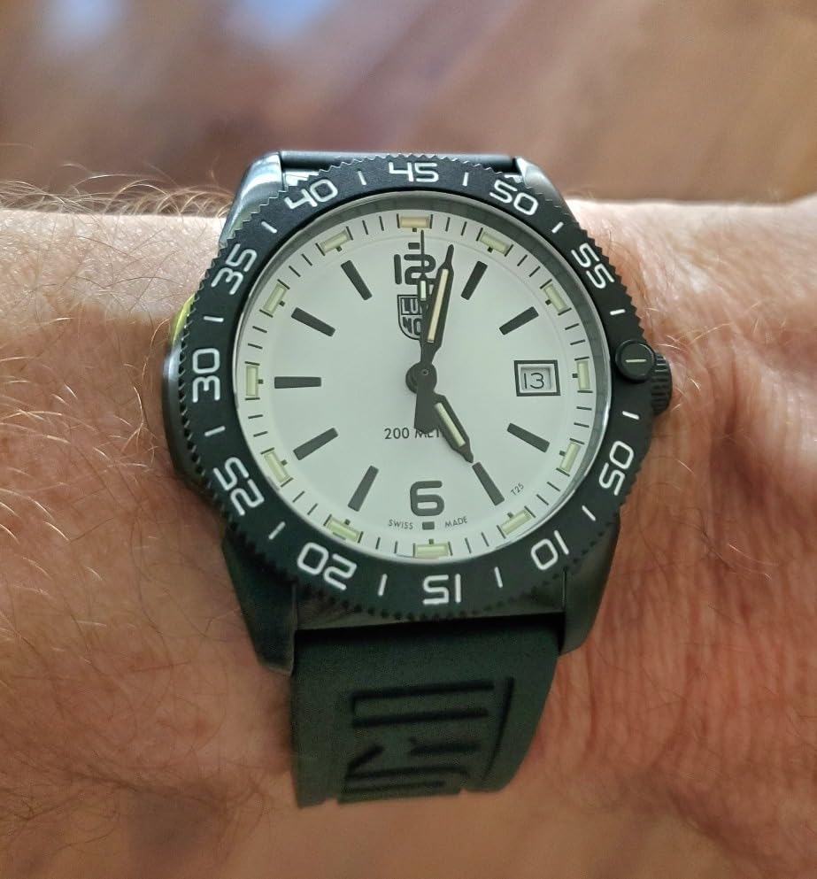 Luminox Pacific Diver - Mens Watch - Dive Watch - Swiss Quartz - 200M Water Resistant customer photo 2