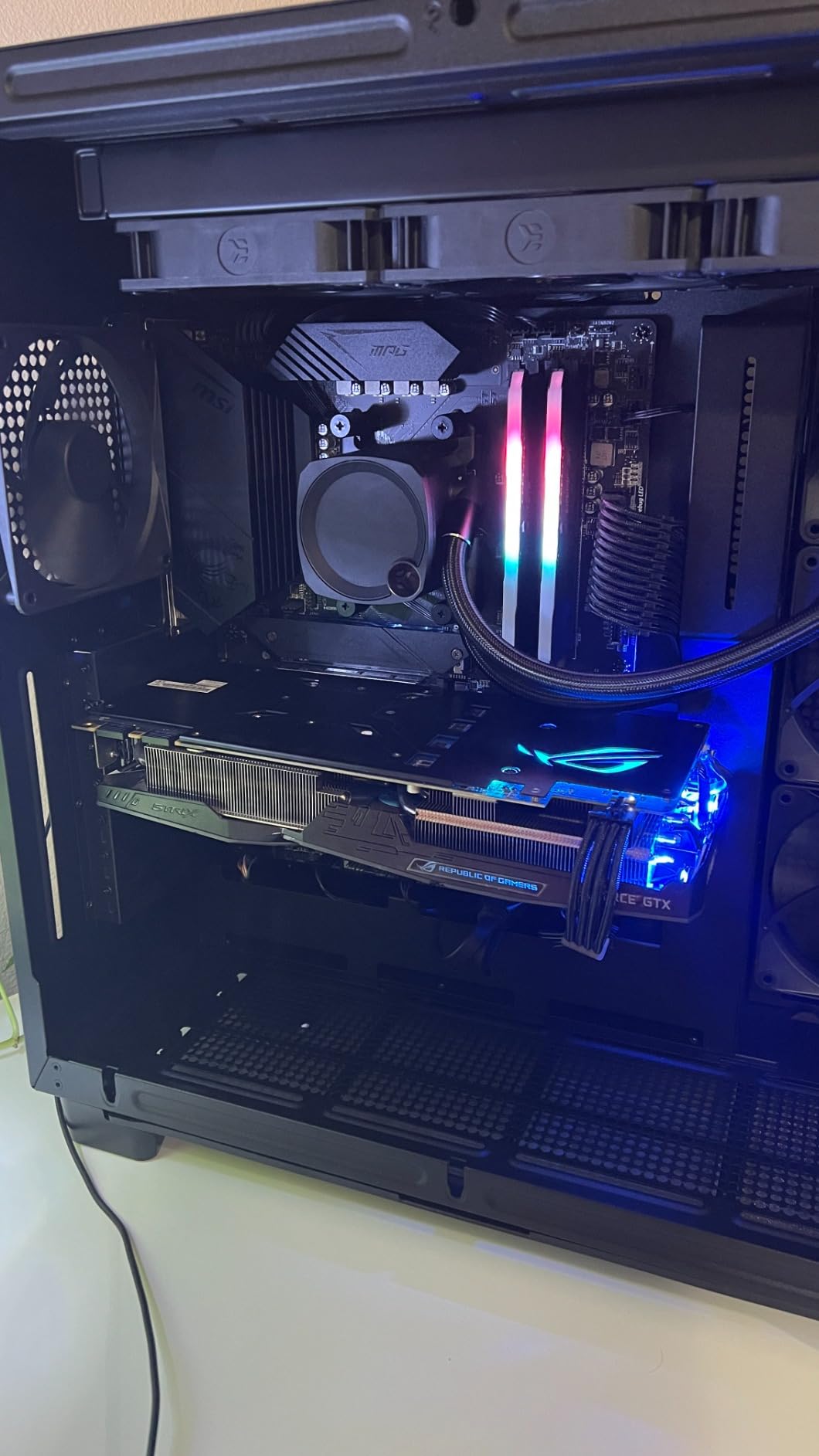 EK Nucleus AIO All-in-One Liquid CPU Cooler with EK FPT Fans, Water Cooling Computer Parts, 120mm Fan, Compatible with Latest Intel & AMD CPUs (360mm, Dark - CR360) customer photo 2