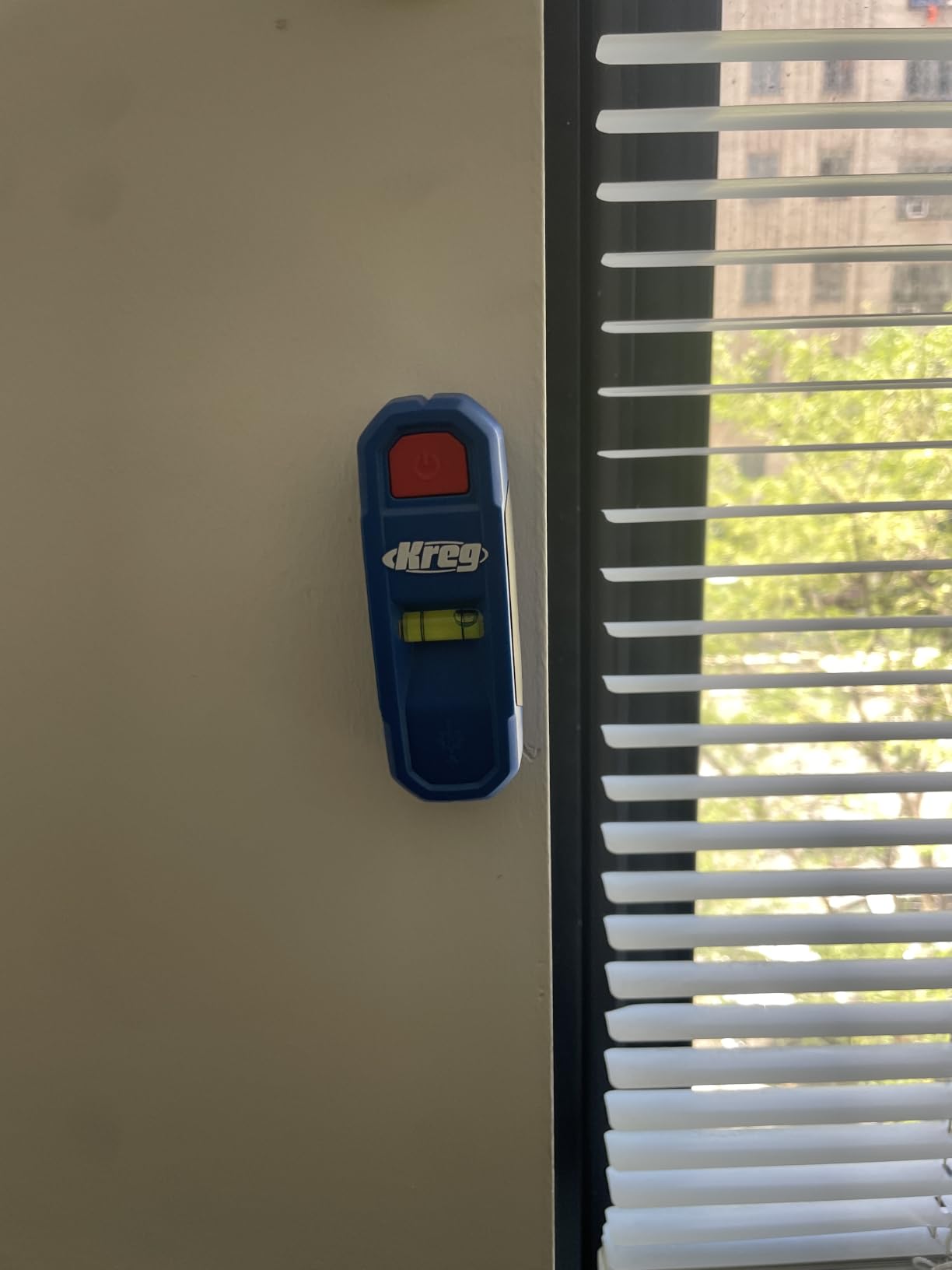 Kreg KMM1000LZ - Kreg Magnetic Stud Finder with Laser-Mark - Stud Finder & Wall Scanner - Magnetic Stud Finder Tool - with Precise Stud Magnet customer photo 1