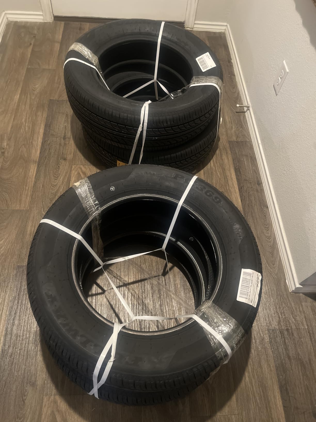 4 x Fullway PC369 225/65R17 102H All Season SL 17 inch Tires | Truck/SUV Performance All Season Traction 102H Rated Standard Load Radial Construction Black Sidewall Tires customer photo 1