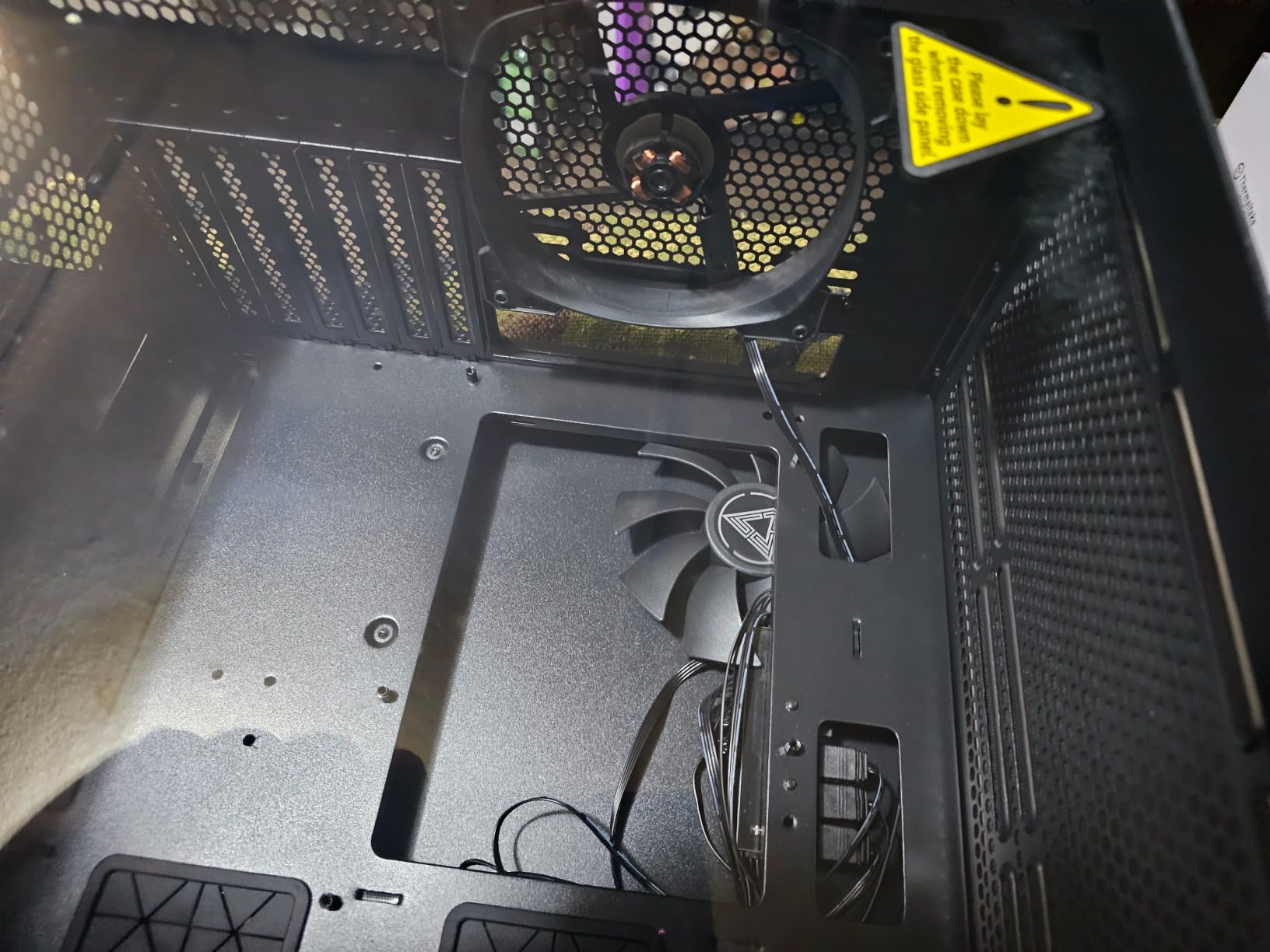 Montech AIR 903 MAX, E-ATX Mid Tower Case, High Airflow, 3X 140mm ARGB PWM & 1x 140mm PWM Fans Pre-Installed, Tempered Glass Side Panel, Mesh Front, Type-C, Support 4090 GPUs, Black customer photo 2