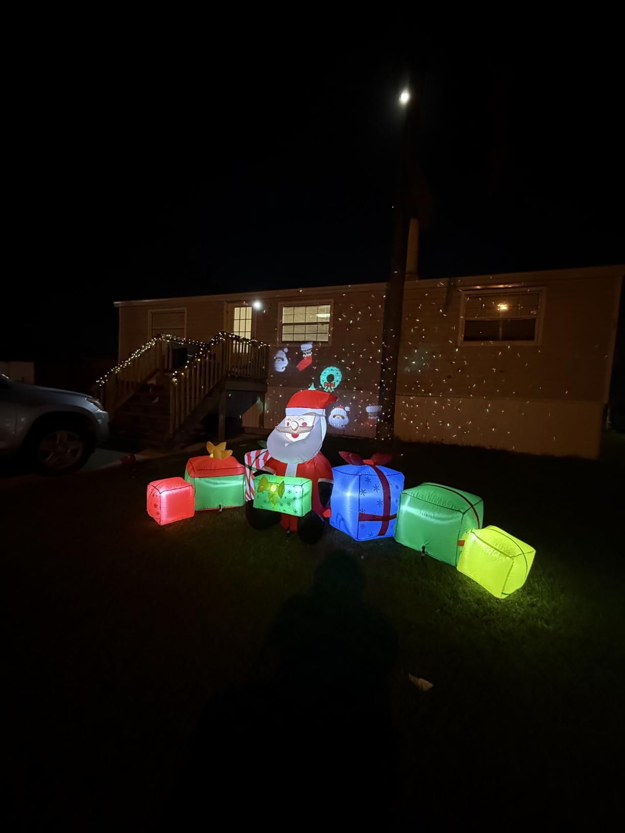 SUNFUCAN Laser Christmas Projector Lights Outdoor, Landscape Lights with Red and Green Stars, IP65 Waterproof, Cold Resistant customer photo 2