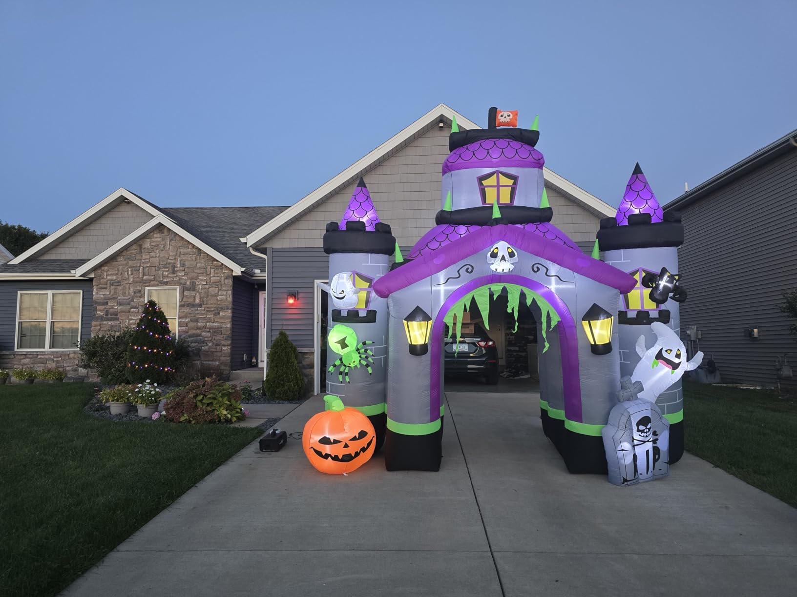 ZPISF Halloween Inflatables Giant 12.5 FT Haunted House Castle Archway Outdoor Decorations customer photo 1