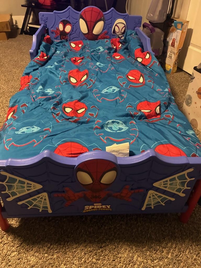 Delta Children Minnie Mouse 3D Toddler Bed, Pink customer photo 1