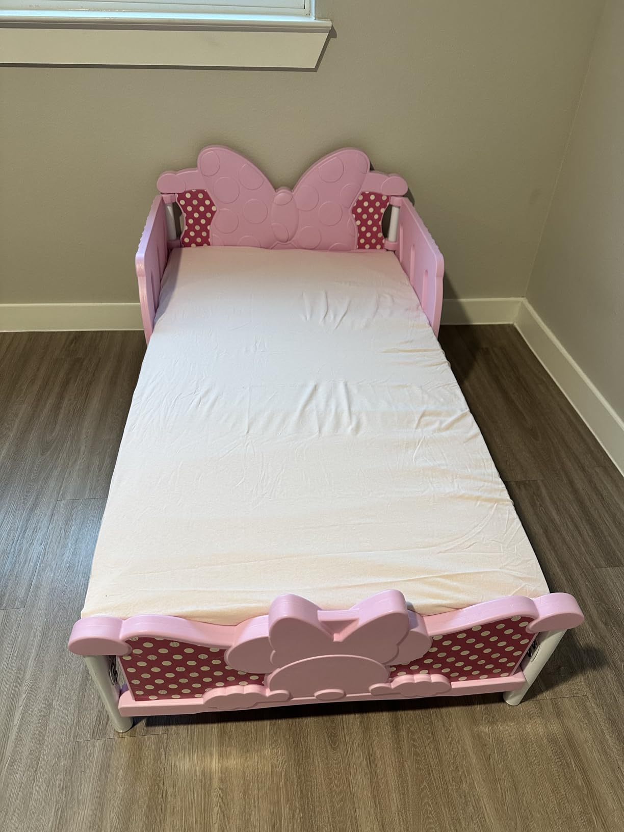 Delta Children Minnie Mouse 3D Toddler Bed, Pink customer photo 2