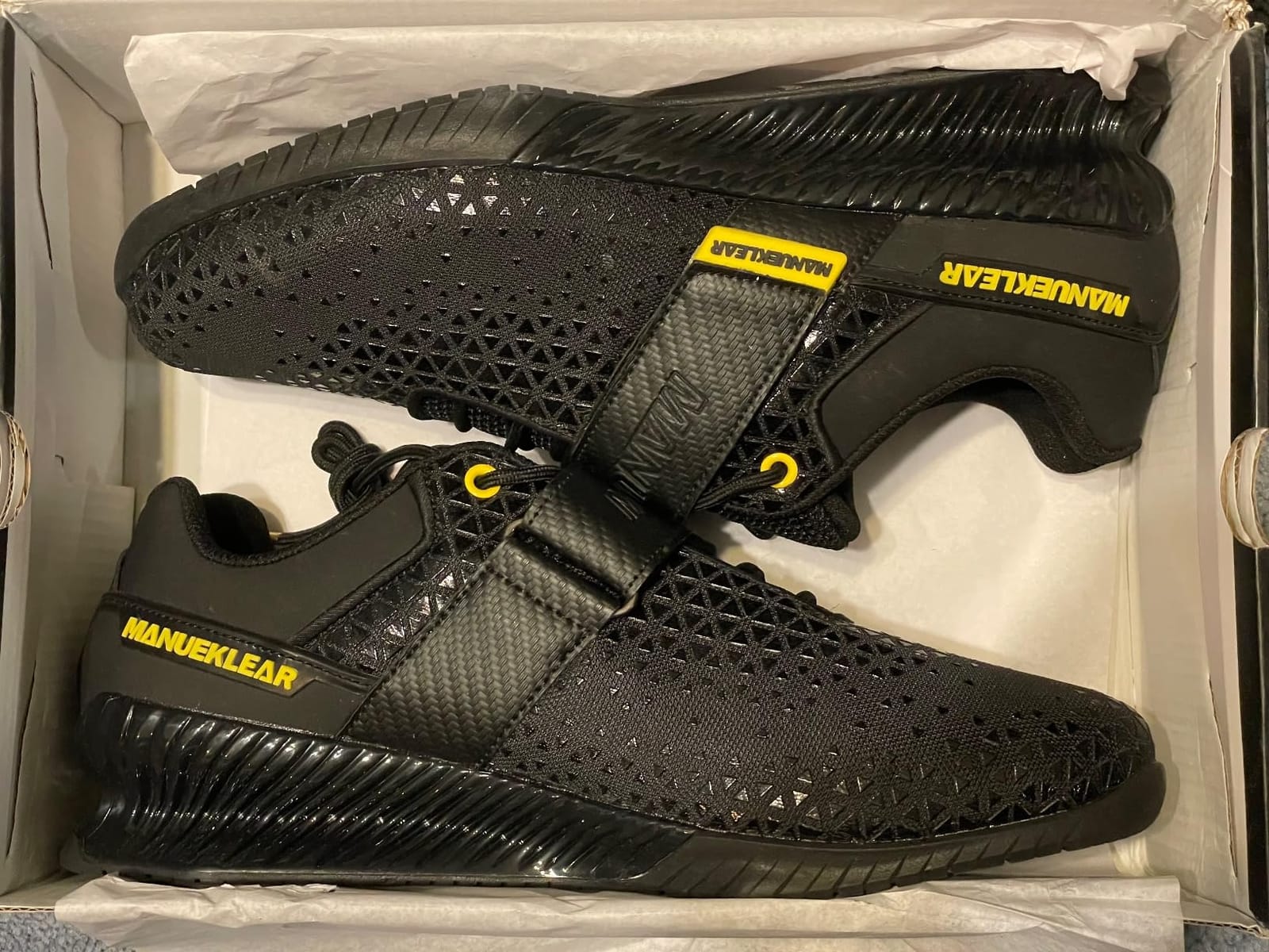 MANUEKLEAR Weight Lifting Shoes Men, Professional Training Weightlifting Shoes, Squat Shoes for Powerlifting with Rubber Non-Slip Sole customer photo 2