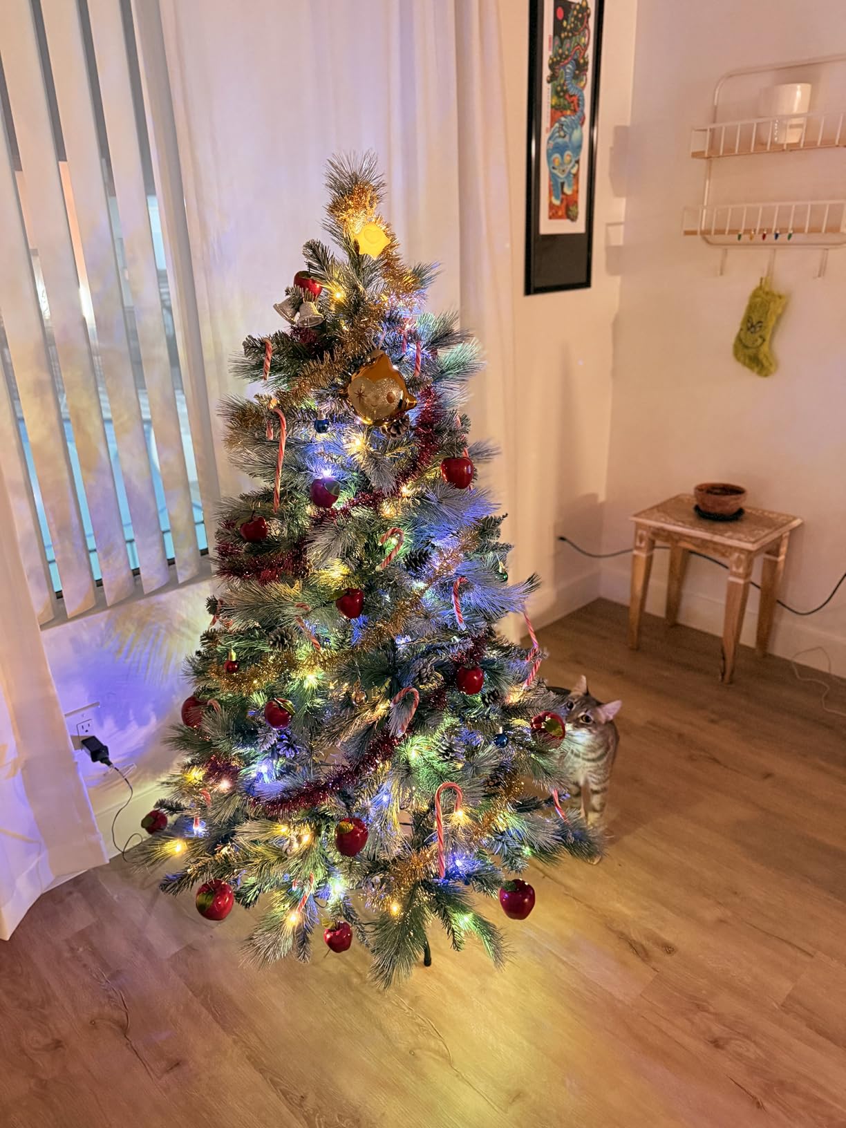 Best Choice Products 7.5ft Pre-Lit Scotch Pine Christmas Tree, Frosted Pre-Decorated, 1,320 Tips, 2-in-1 White and Multicolor LED Lights customer photo 1