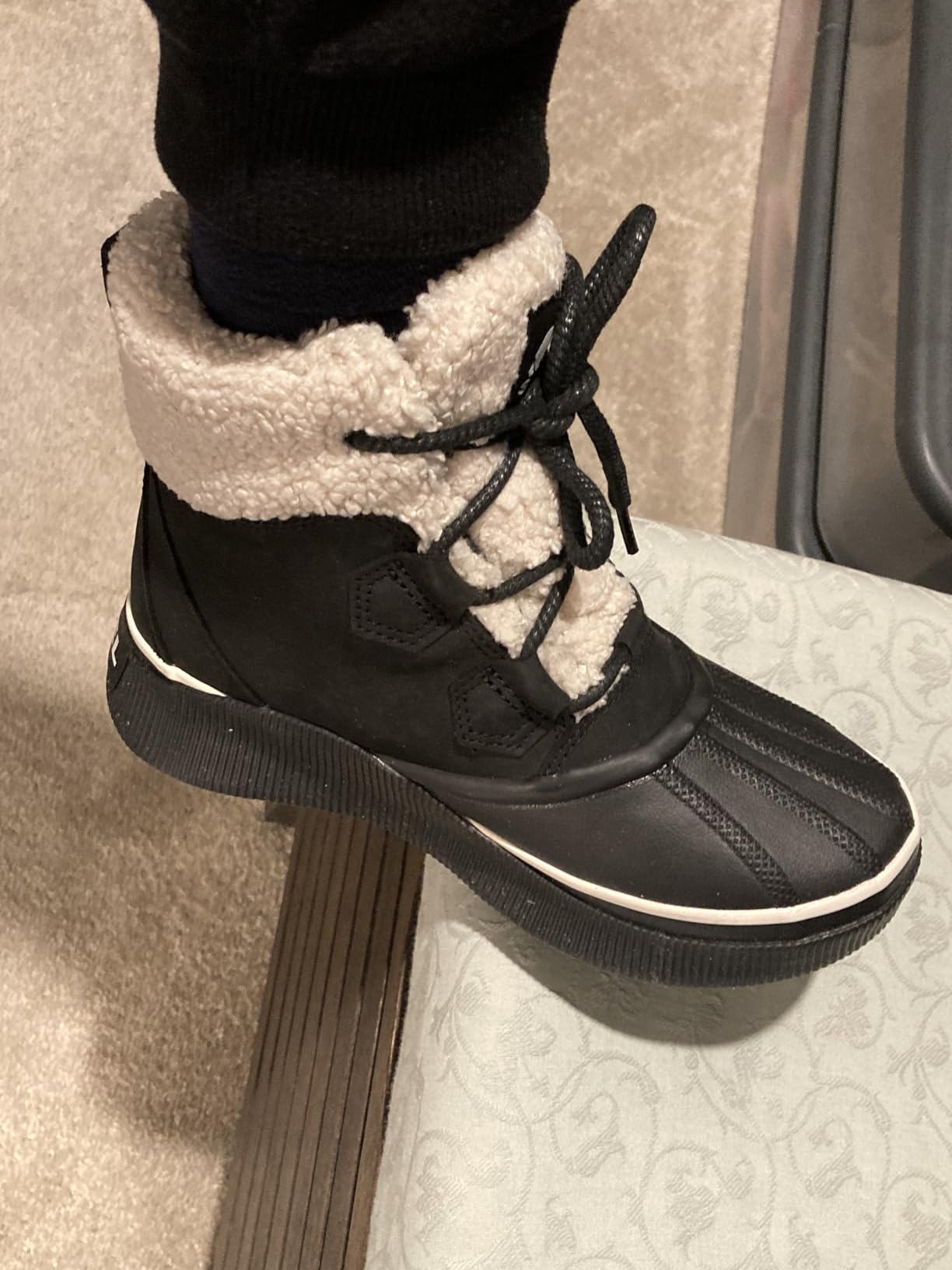 SOREL Women's Out N About lV Chillz Waterproof Boot customer photo 1