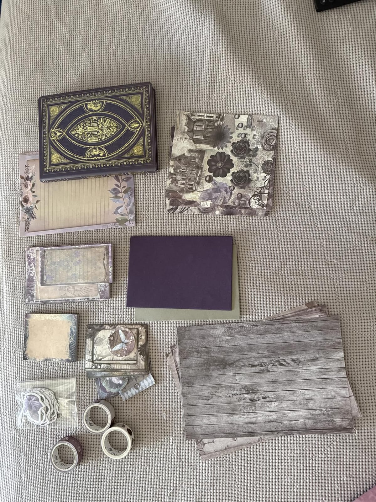 Diuhofart Vintage Scrapbooking Supplies Kit, 185pcs Junk Journal Kit with Scrapbook Paper A6 Aesthetic Notebook, Scrapbook Kit, Art Craft DIY Gift for Adult Women customer photo 2