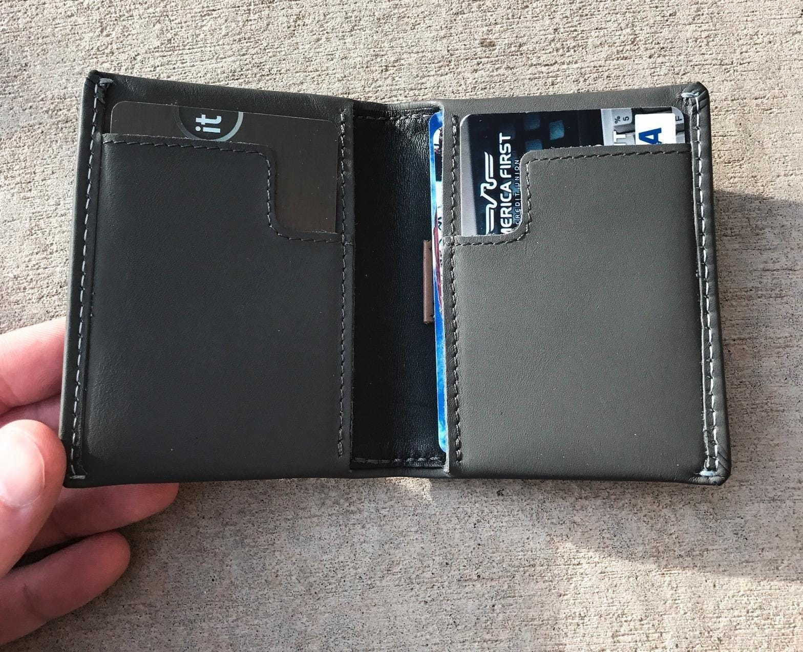 Bellroy Slim Sleeve, slim leather wallet (Max. 8 cards and bills) customer photo 1