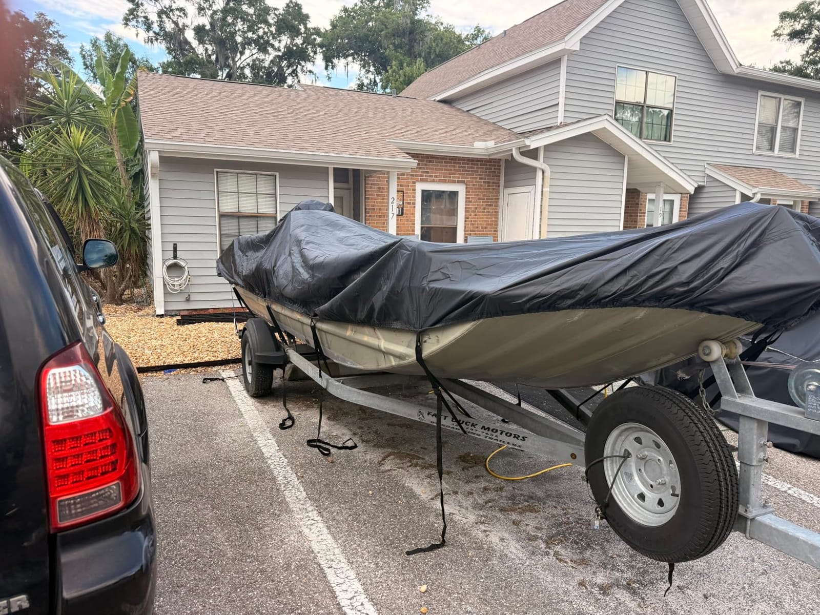 Bass Boat Cover 16-18.5 ft, Boat Cover with Motor Cover, Black | 900D Heavy Duty Waterproof Boat Cover 16 17 18 Foot (16'-18.5'), Fits V-Hull, Fishing, Runabout Bowrider Boat customer photo 1