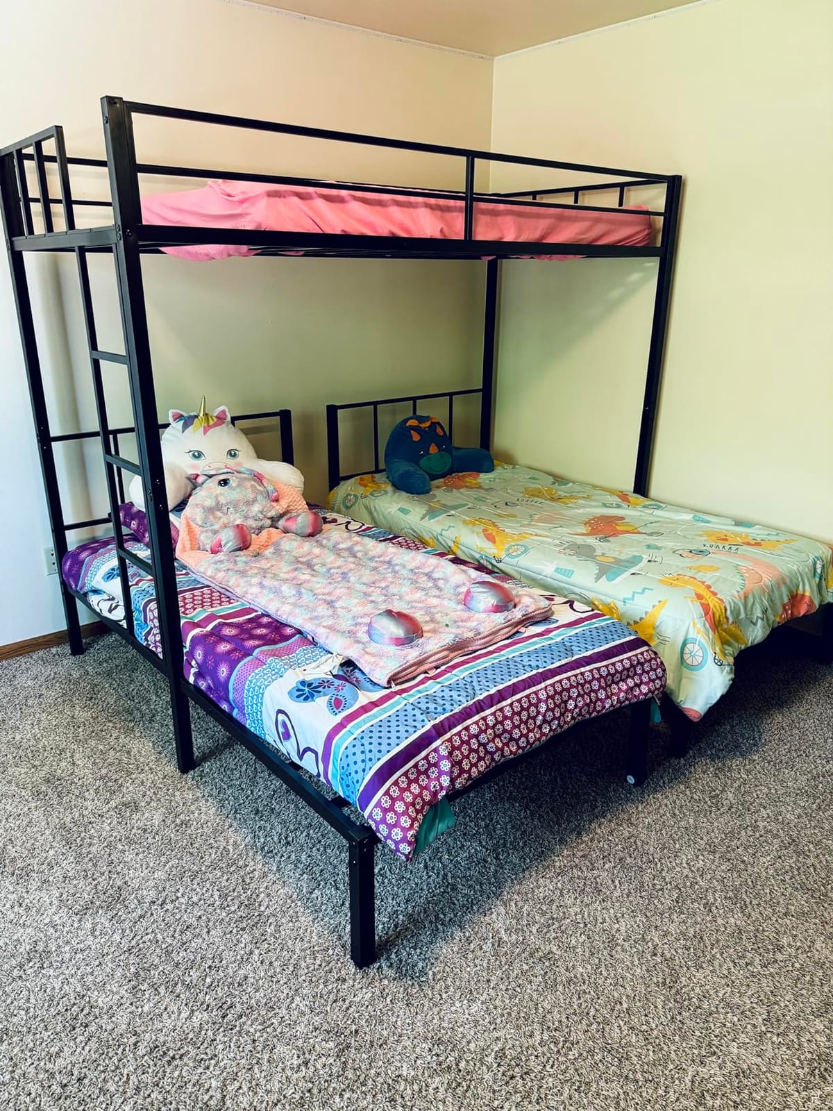 Twin Over Twin Over Twin Triple Bunk Bed for Kids,3 Bed Bunk Beds for 3,Metal Triple Bunk Beds with Built-in Desk,Separates Into 3 Twin Beds,Noise Reduced Structure,Black customer photo 1