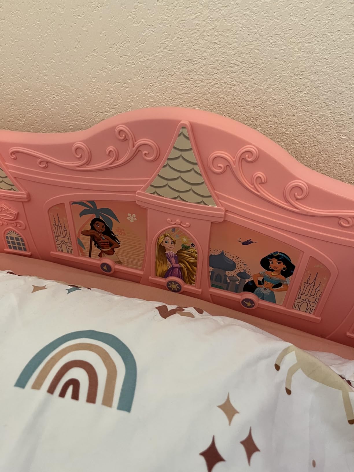 Delta Children Disney Princess 3D Toddler Bed, Pink customer photo 2