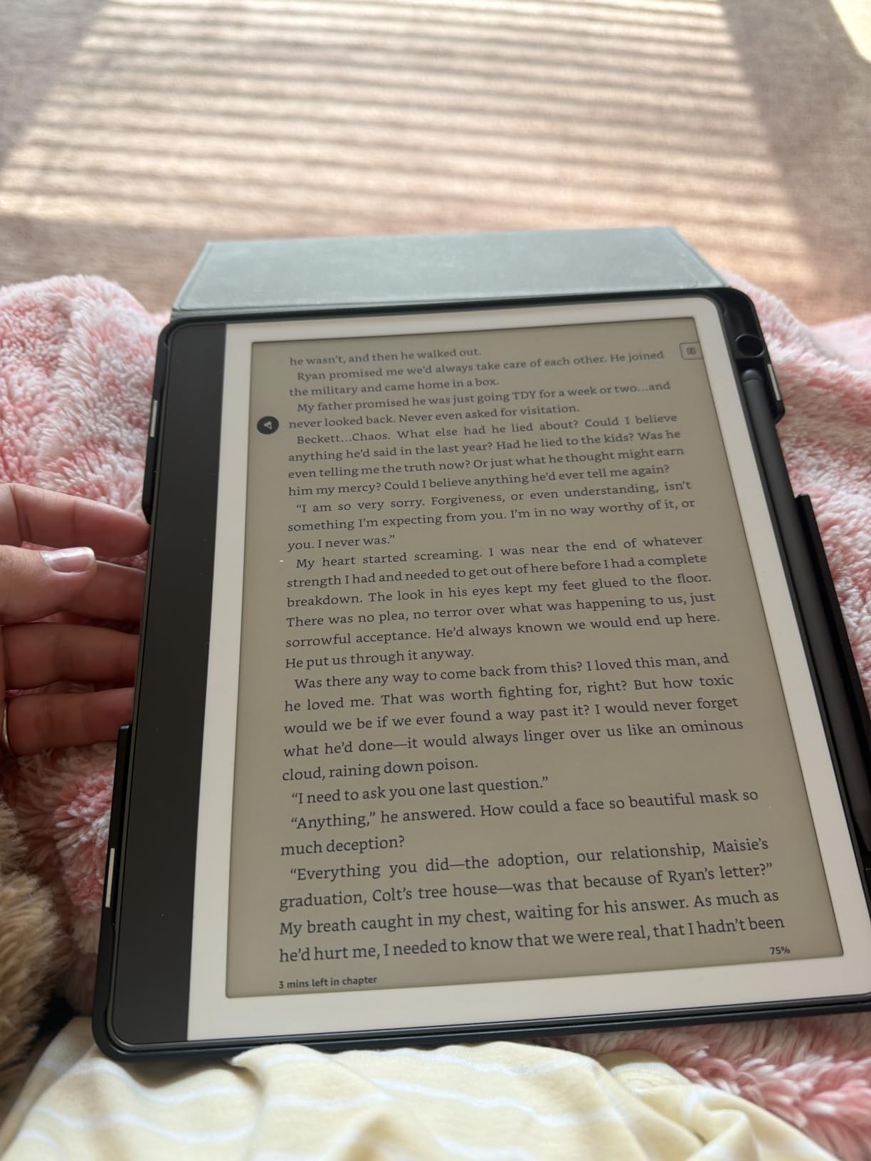 Amazon Kindle Scribe (16GB) - Your notes, documents and books, all in one place. With built-in AI notebook summarization. Includes Premium Pen - Tungsten customer photo 2