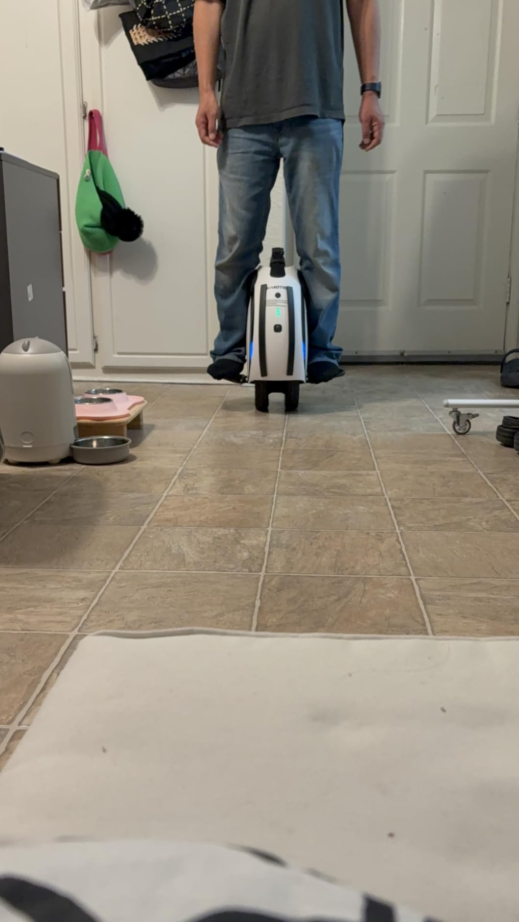 INMOTION E20 Electric Unicycle with Dual Tires for Easier Self-Balancing customer photo 1