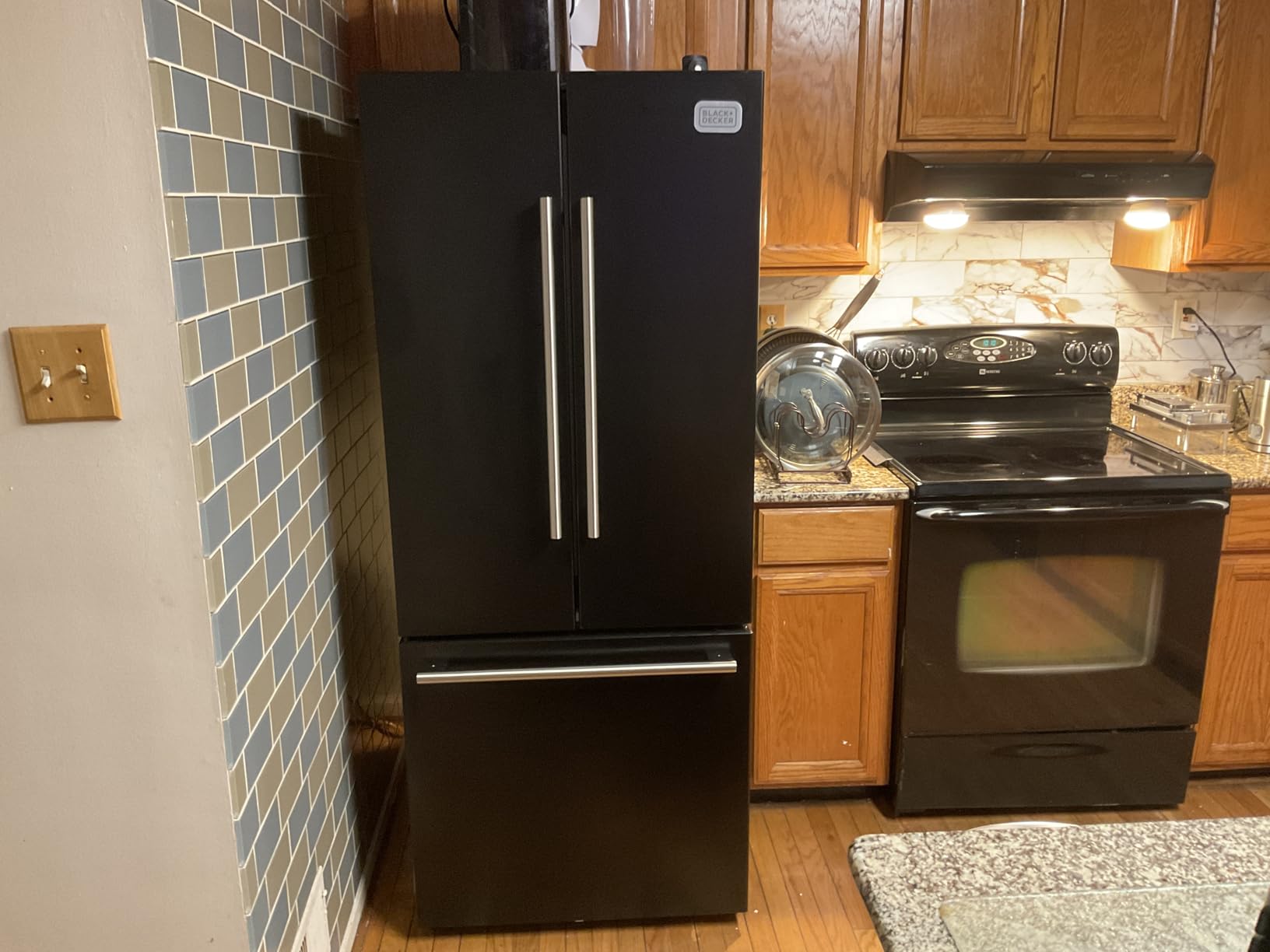 BLACK+DECKER 18 Cu. Ft. French Door Refrigerator, Ice Maker, Stainless Look | Full Size Refrigerator with Bottom Mount Freezer Drawer, Frost Free, ENERGY STAR Certified, Auto Defrost customer photo 2