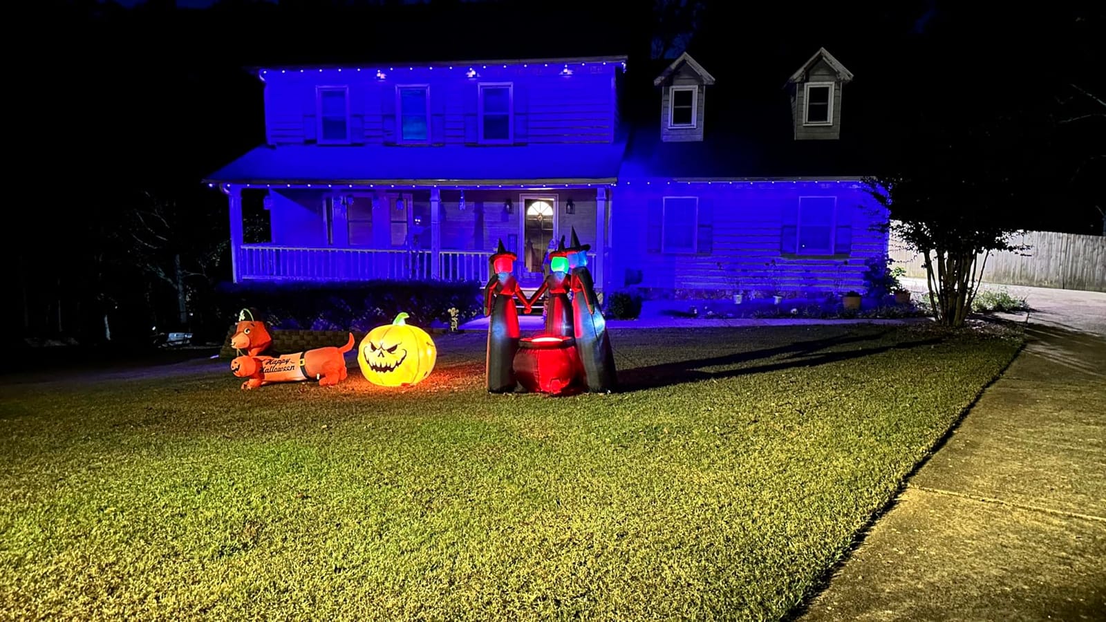 eufy Permanent Outdoor Lights E22, 100ft with 60 Triple-LED Lights | Smart RGBWW for Christmas, Daily and Holiday, Up to IP67 Rated, AI Light Themes for Christmas Decorations, Work with eufyCams customer photo 2
