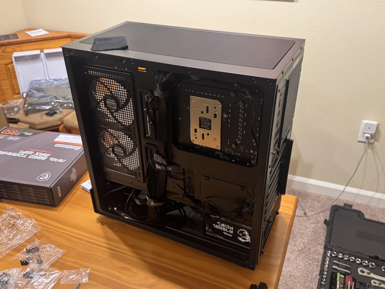 MONTECH XR Panoramic High Airflow ATX PC Case, 3 ARGB PWM Fans, Black | 420mm GPU Support, 360mm Radiator, Dual Tempered Glass, USB-C, Reverse Blade Fans, Magnetic Dust Filters, Up to 9 Fans customer photo 2