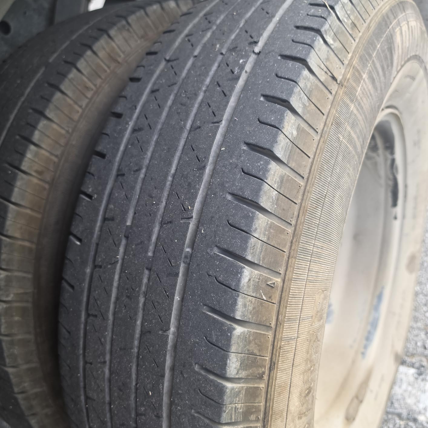 Armstrong Tru-Trac HT 265/70R17 115H All Season SL 17 inch Tire | Truck/SUV Highway All Season Traction 115H Rated Standard Load Radial Construction Black Sidewall Tire customer photo 2