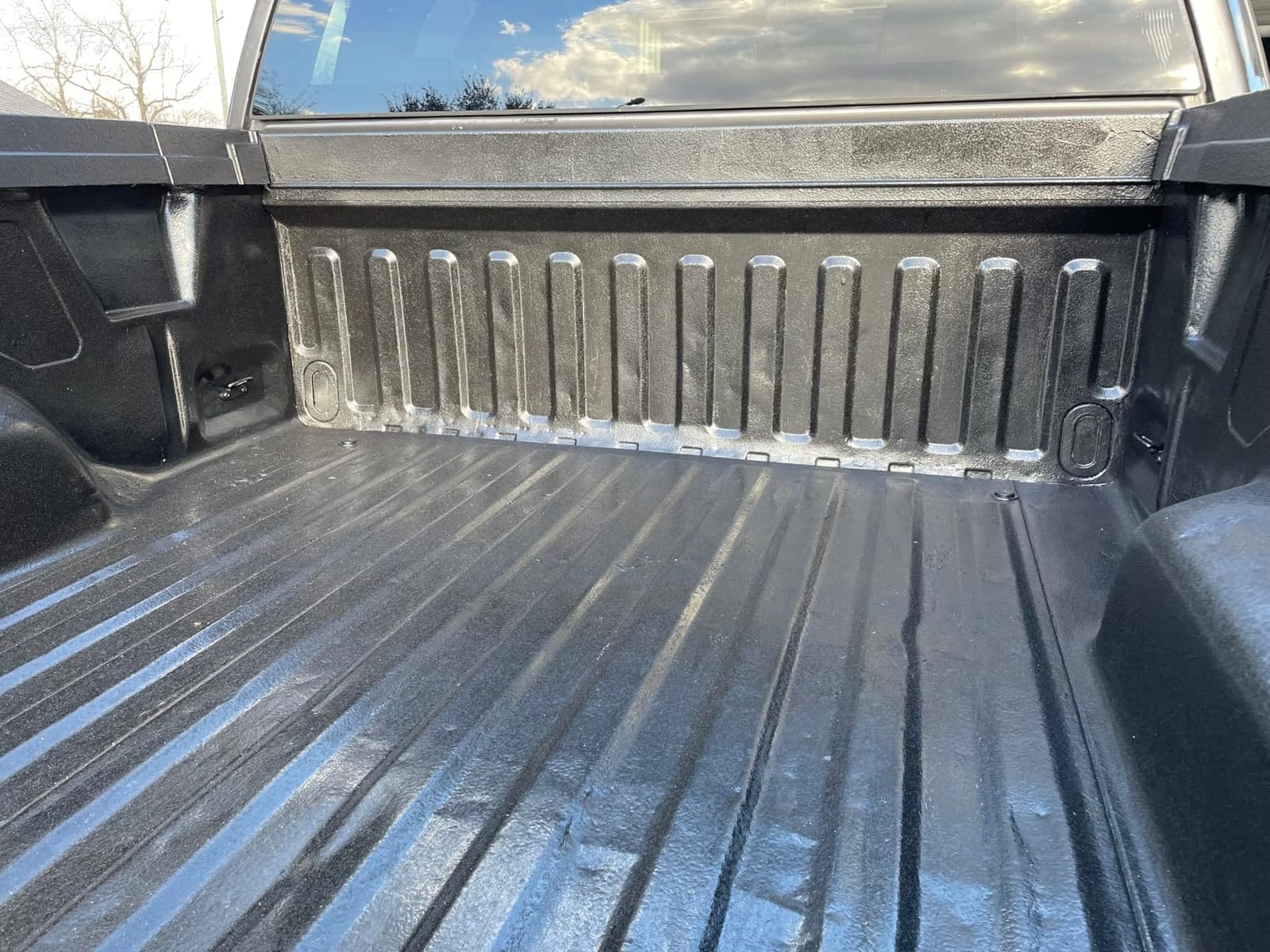 Rust-Oleum Automotive All-In-One Truck Bed Coating Kit, Textured Black | Textured Non-Skid Surface | Rust and Corrosion Protection | Abrasion Resistant | Impact & Chip Resistant customer photo 2