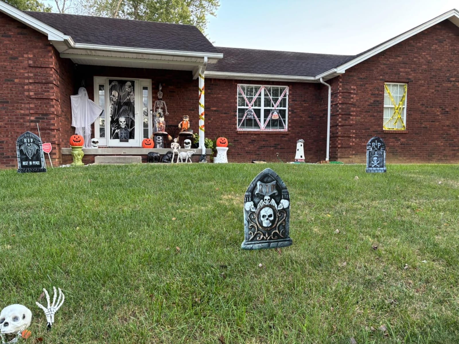 25.6inches Halloween Decorations Outdoor, DIY Halloween Decorations Outdoor of Gravestone Yard Signs, Extra Large Halloween TombstonesCemetery Headstones Scary Decorations for Garden with Waterproof customer photo 1