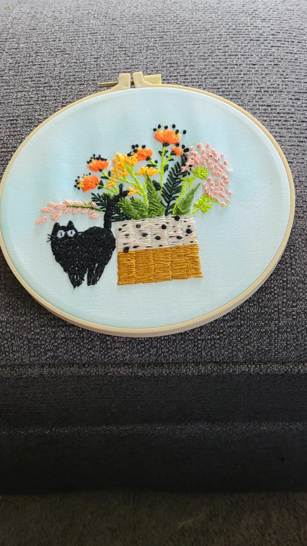 GLTAYLMY Flower Embroidery Kit for Beginners with Pattern and Instructions,3 Pack Cross Stitch Kits,1 Plastic Embroidery Hoops,Threads and Needles,Needlepoint Kit for Adults customer photo 2