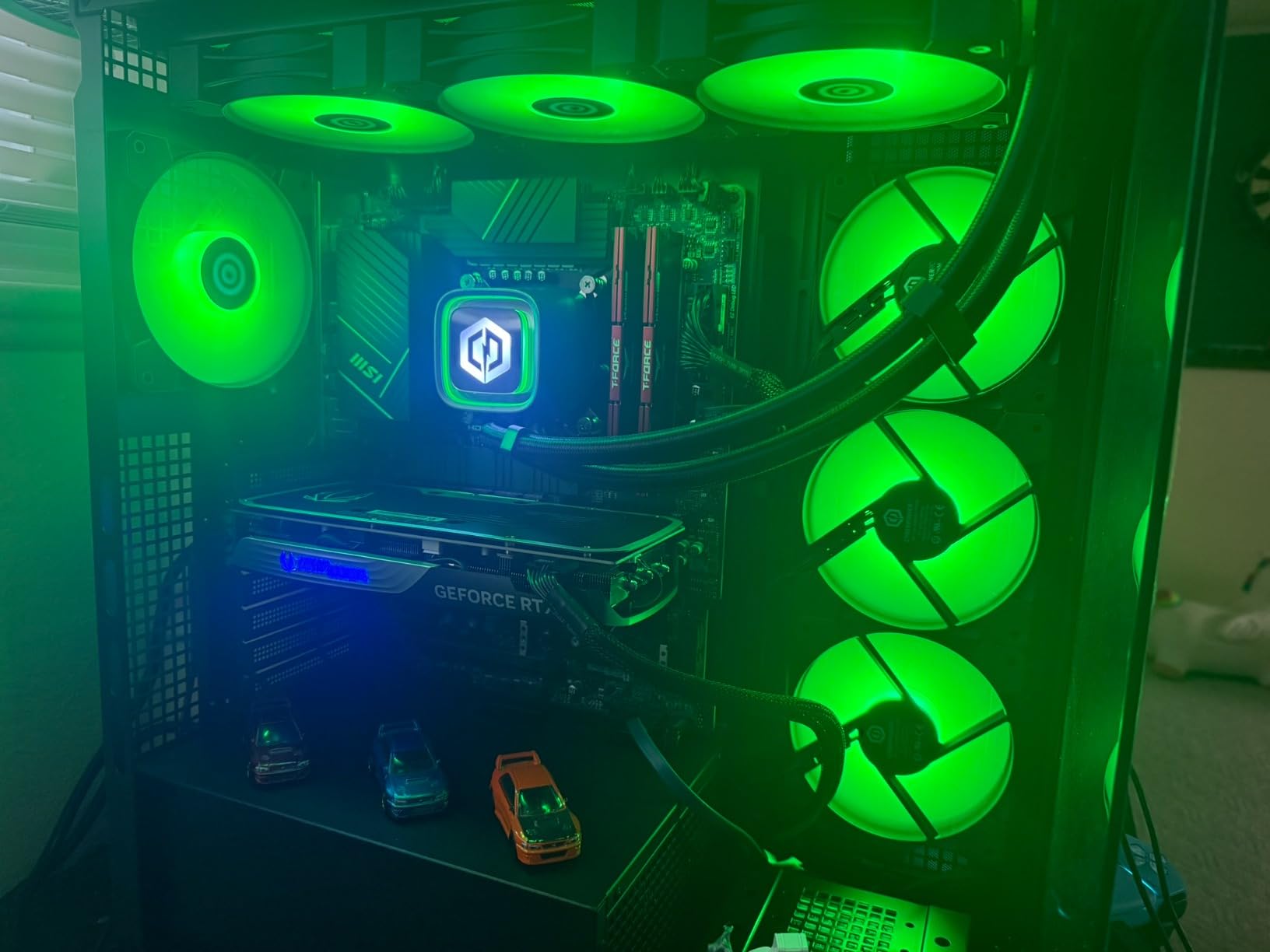 CYBERPOWERPC Gamer Xtreme VR Gaming PC, Intel Core i9-14900KF 3.2GHz, GeForce RTX 4070 Super 12GB, 32GB DDR5, 2TB PCIe Gen4 SSD, WiFi Ready & Windows 11 Home (GXiVR8080A38) customer photo 2