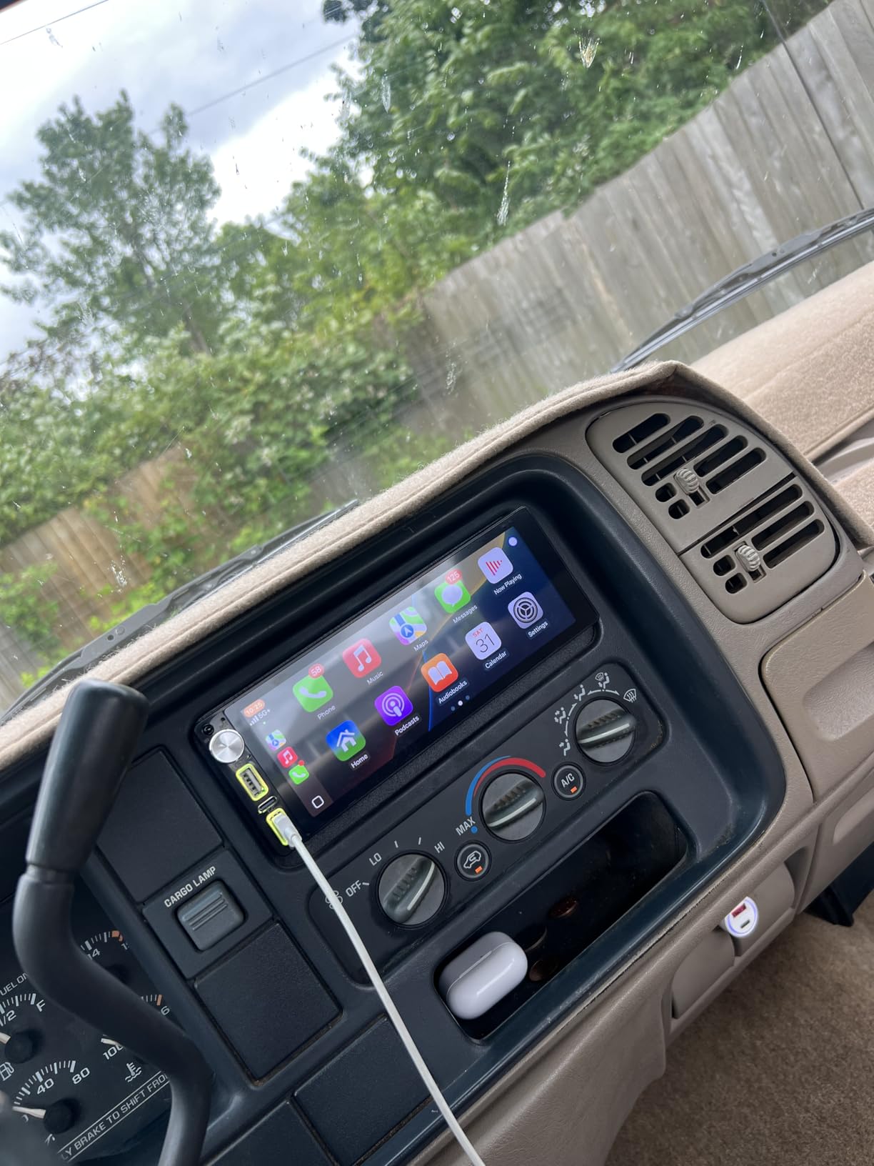 Scosche GM9505CS Complete Single DIN Stereo Installation Kit for Select Non-Amplified 1995-05 GM Full Size Trucks and SUVs customer photo 2