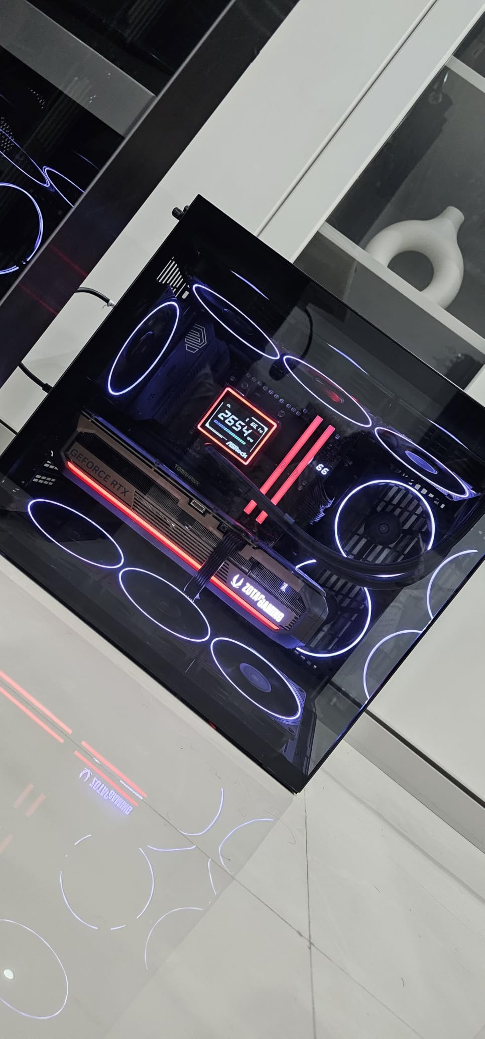 MAG X870 Tomahawk WiFi Gaming Motherboard (AMD Ryzen 9000/8000/7000, AM5, DDR5, PCIe 5.0, M.2 Gen5, USB 40Gbps, Wi-Fi 7, 5Gbps LAN) customer photo 1