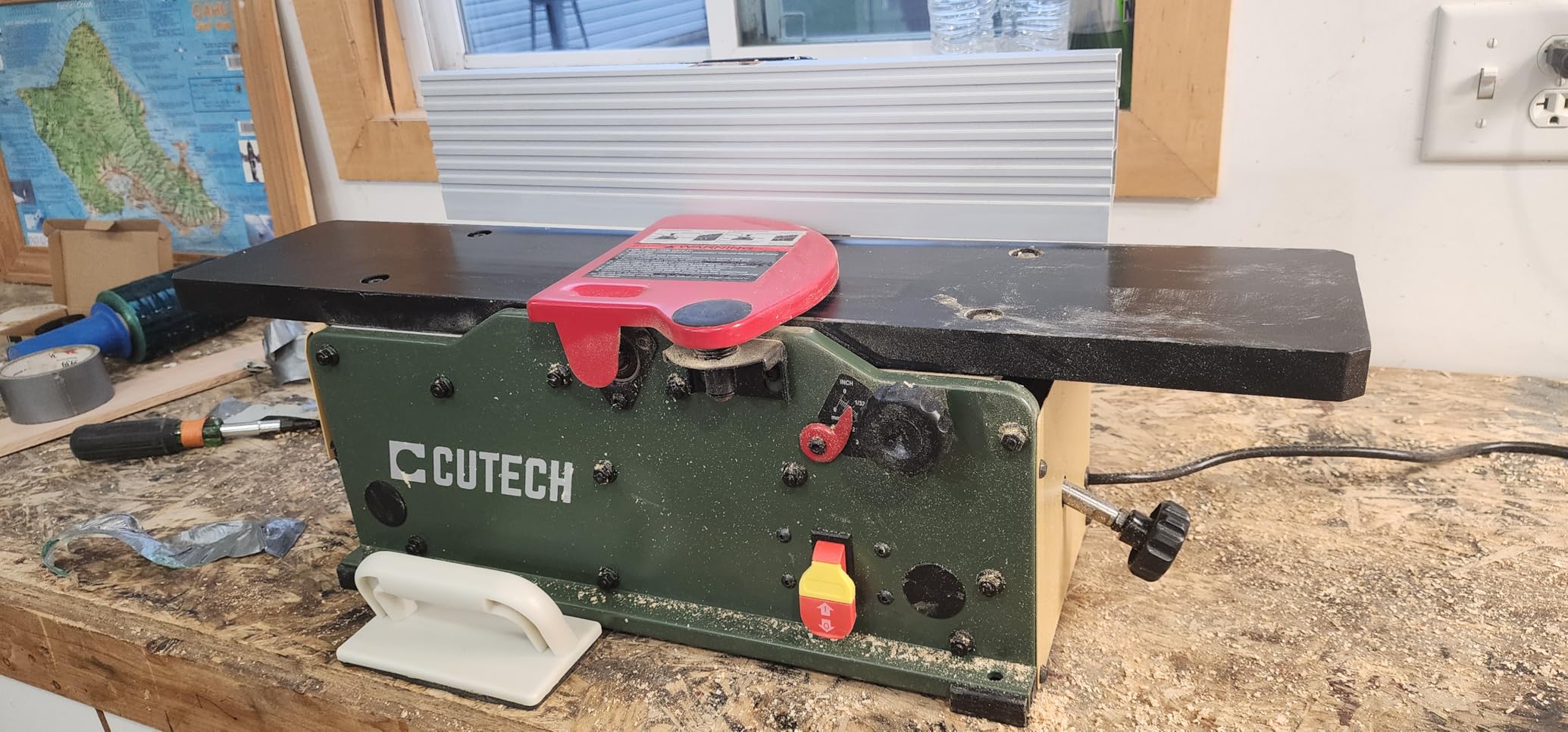 Cutech 40180HB 8-Inch Spiral Cutterhead Benchtop Jointer with teflon-Coated Aluminum Tables, 16 TC Inserts, 19-5/8
