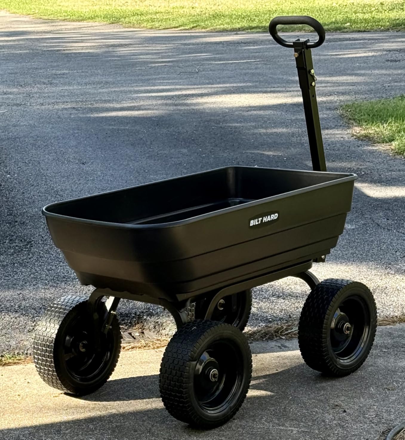 BILT HARD Poly Garden Dump Cart 600 lbs with No Flat Tires, Quick Release, 4 Cu Ft Dump Wagon customer photo 1