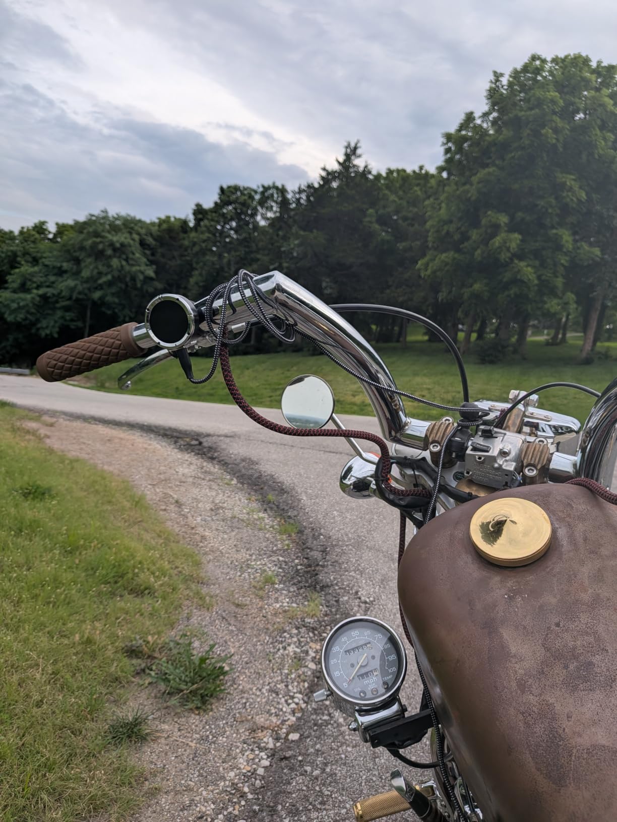 Beeline Moto II Metal Edition Gunmetal - GPS Navigation for Motorcycles | Easy To Use Sat Nav, IP67 Water & Shock Proof, 14-Hour Battery, Glove Friendly Buttons, Anti-Glare Screen customer photo 1