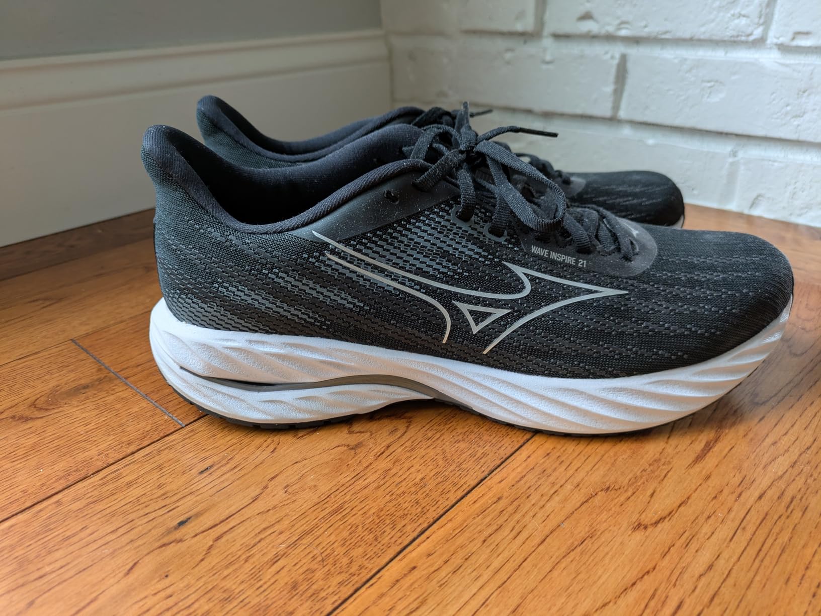 Men's Wave Inspire 21 Running Shoe customer photo 2