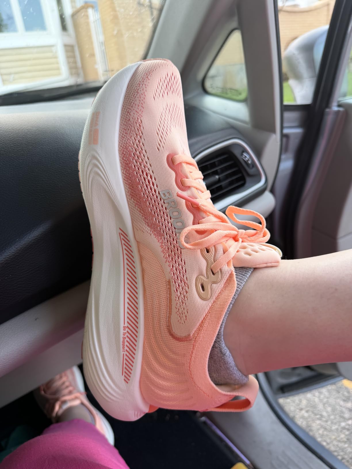 Brooks Women's Adrenaline GTS 25 Running Shoe customer photo 1