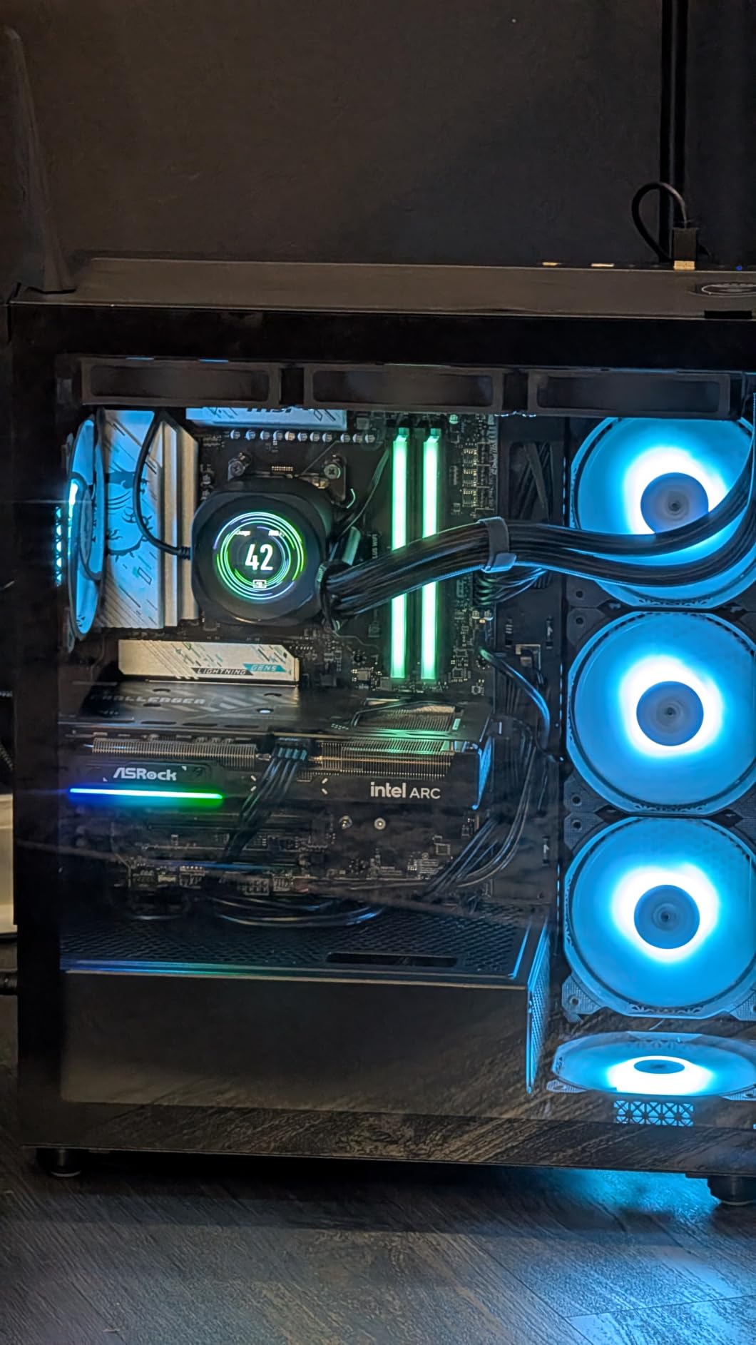 ASRock Intel Arc B580 Challenger 12GB OC Graphics Card, Xe2-HPG, 2740MHz GPU, 12GB GDDR6 192 Bits, PCIe 4.0, Dual Fans, 0dB Silent, DP 2.1, HDMI 2.1a customer photo 2