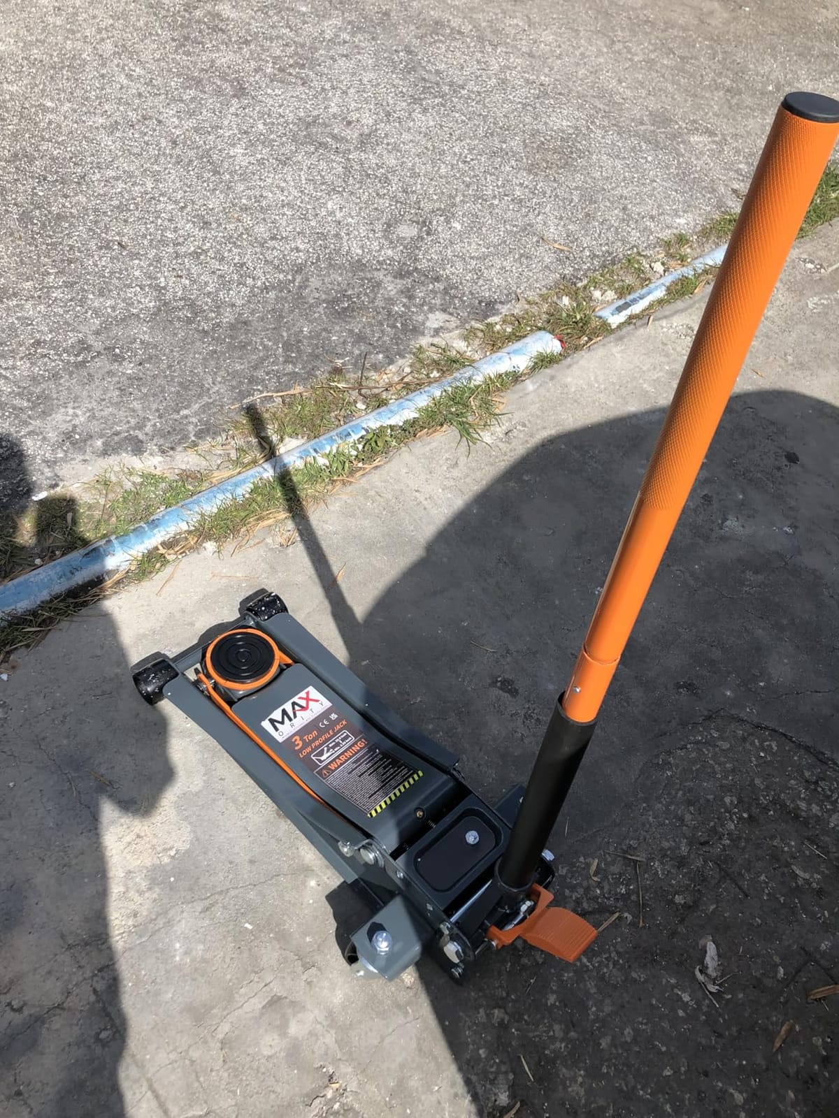 Maxority 3-Ton (6600lbs) Low Profile Hydraulic Heavy-Duty Steel Floor Jack with Dual Pistons Quick Lift Pump customer photo 1
