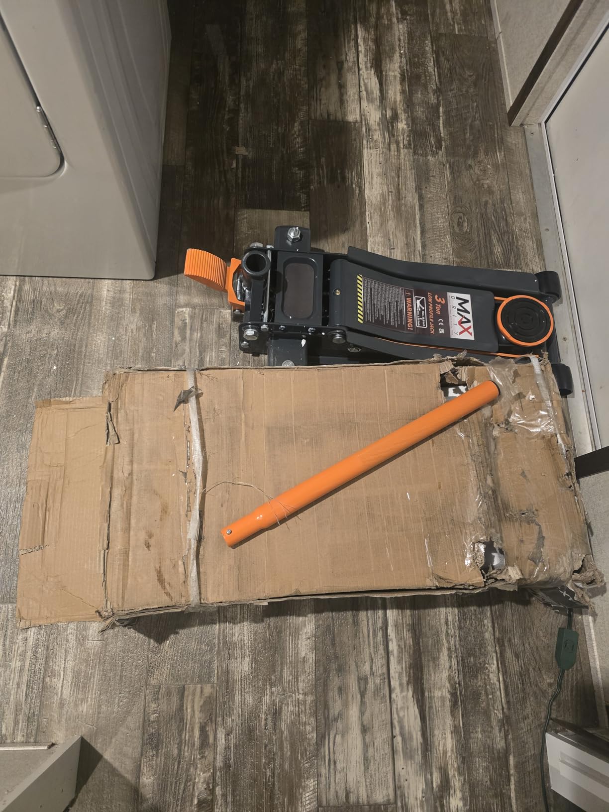 Maxority 3-Ton (6600lbs) Low Profile Hydraulic Heavy-Duty Steel Floor Jack with Dual Pistons Quick Lift Pump customer photo 2