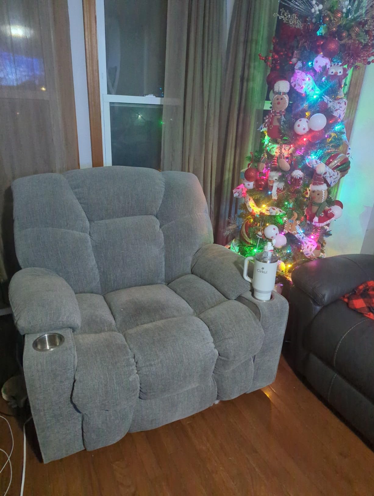 Dual Motor Large Power Lift Recliner Chair for Elderly with Massage&Heat, Oversized Lay Flat Electric Lift Recliner, Heavy Duty Recliner with USB Port, Side Pocket, Cup Holders, Camel Brown customer photo 1