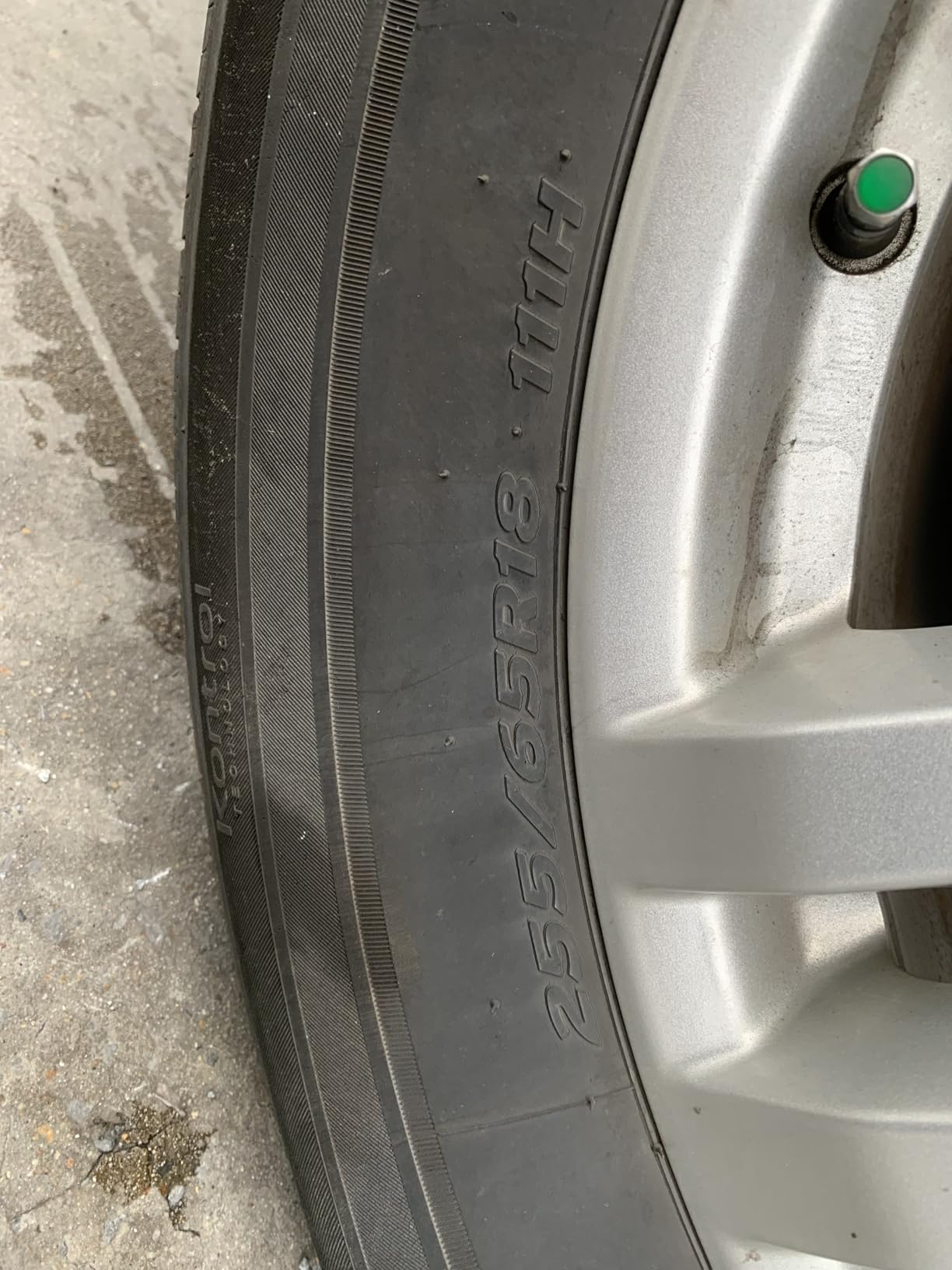 MICHELIN Defender2 All-Season Tire for Cars, Minivans, SUVs and Crossovers - 235/50R18/XL 101V customer photo 1