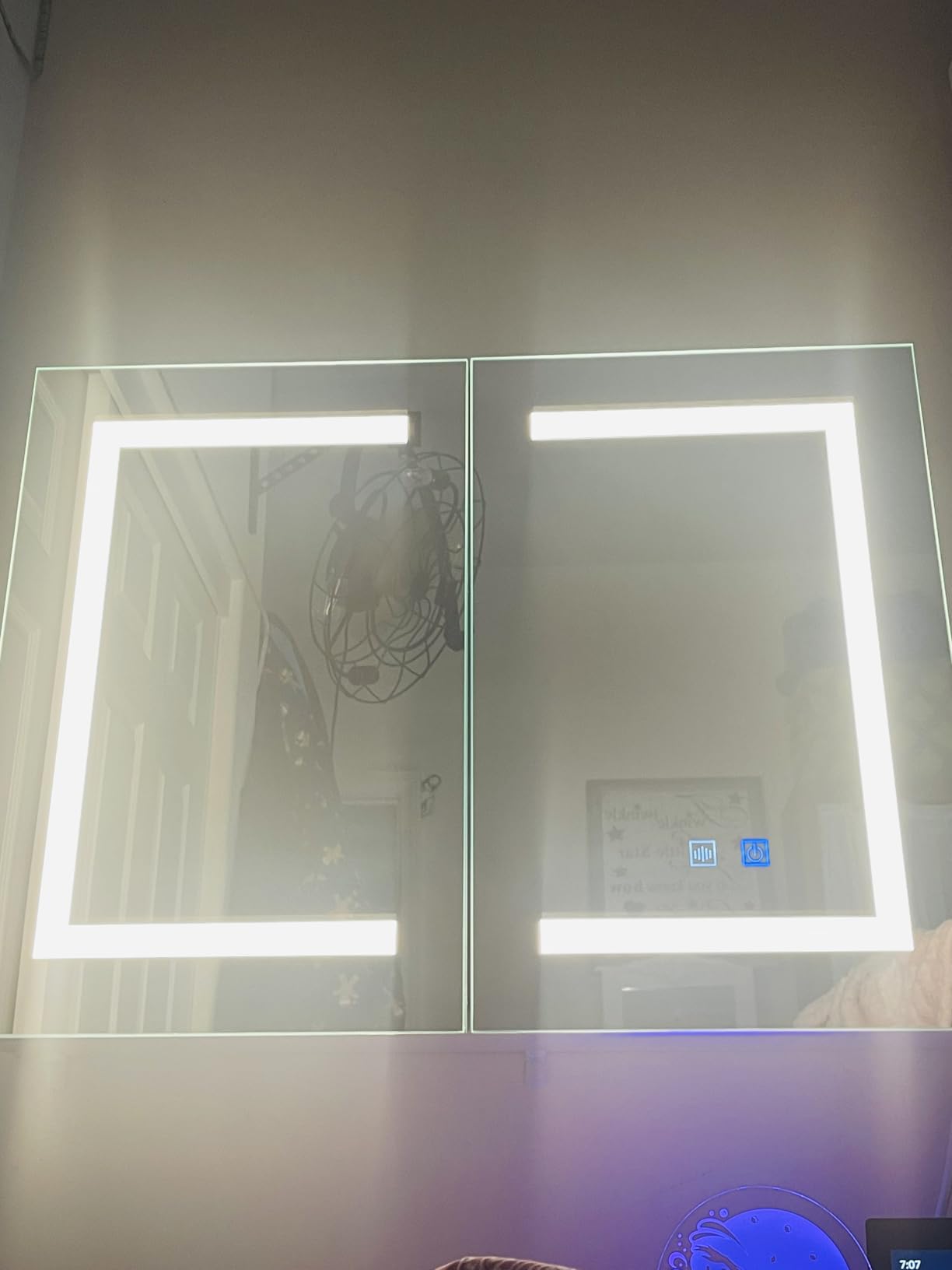 Snughome Bathroom Medicine Cabinet with Mirror and LED Lights, Wall Mount Bathroom Mirror with Storage, Anti-Fog, Built-in Power Outlets, Dimmable 3 Color Temp, Antirust Easy to Install, 31.5