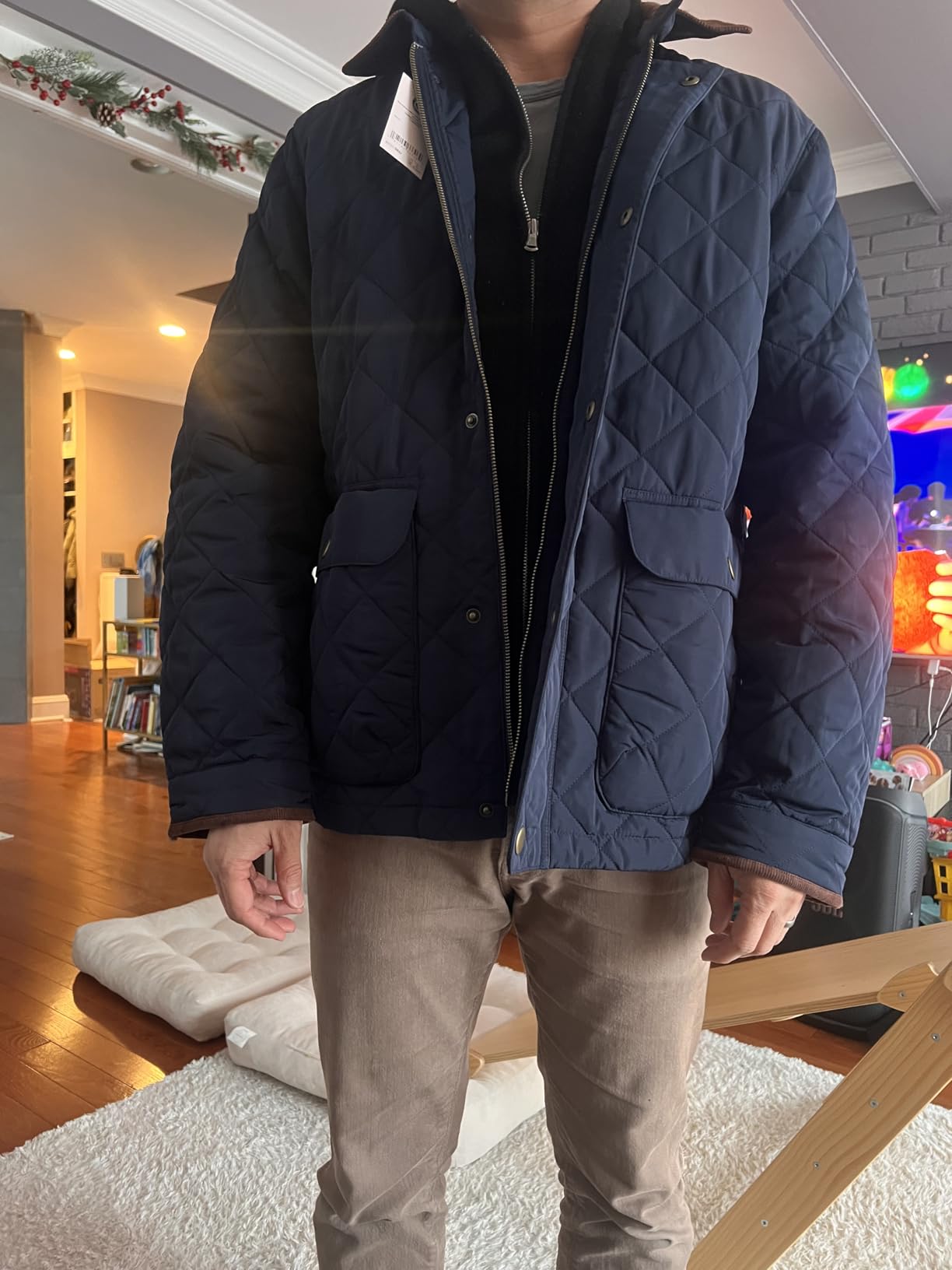 Amazon Essentials Men's Relaxed Fit Quilted Midweight Jacket customer photo 1