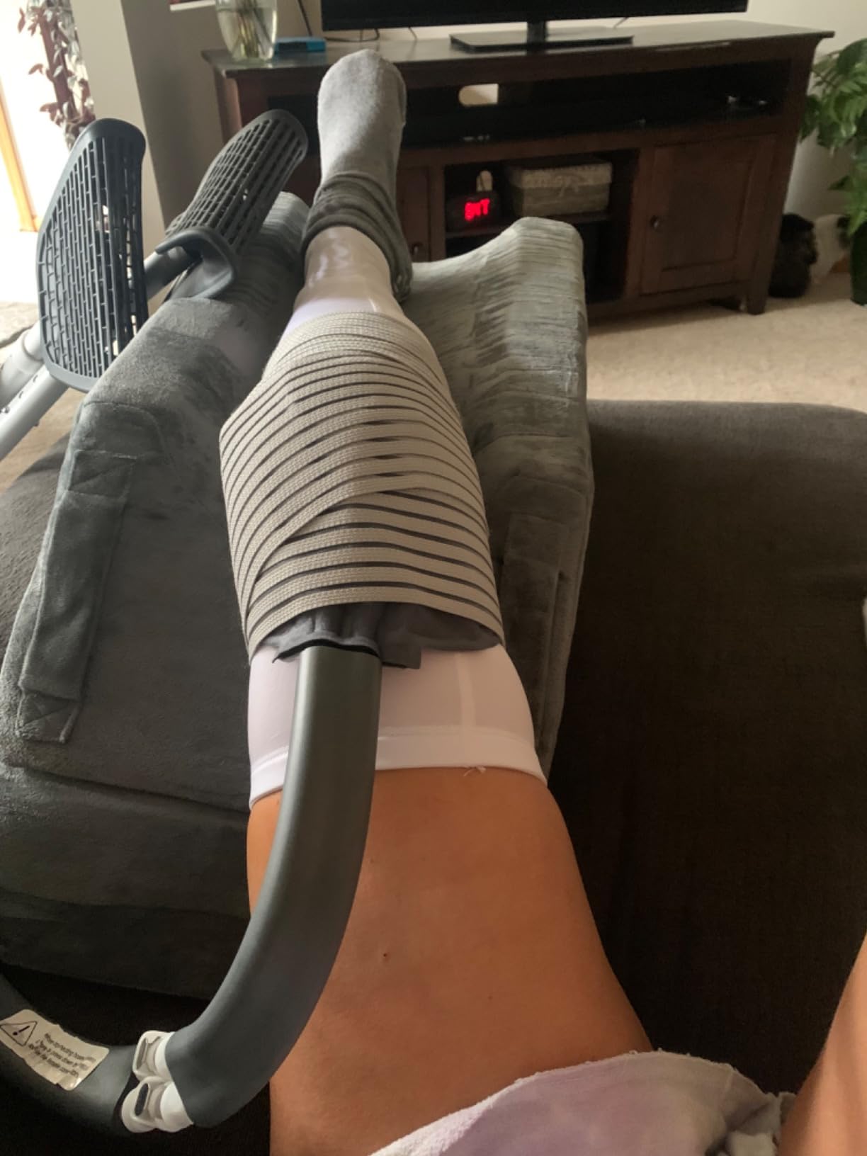 NEHOO Cold Therapy Ice Machine with Extra Large Knee/Hip Pad, Pain Relief for Post-Surgery Recovery, Programmable Compression Cryotherapy, Continuous Ice Circulation for Faster Swelling Reduction customer photo 2